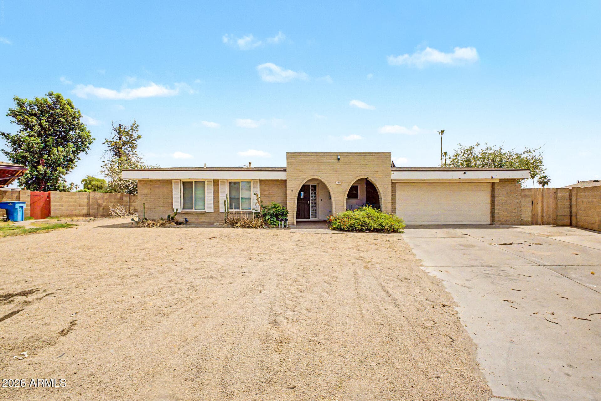 4007 W Mountain View Rd — photo 1