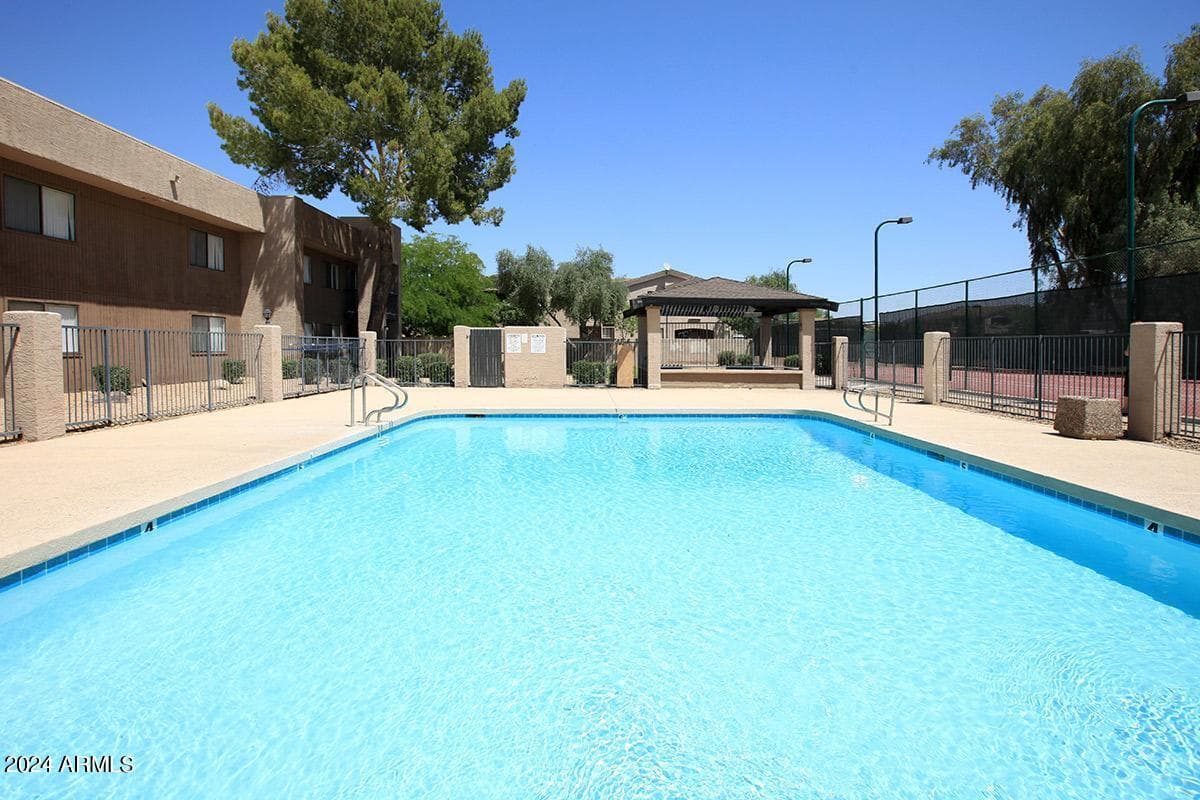 3810 N Maryvale Parkway 1098 — photo 2