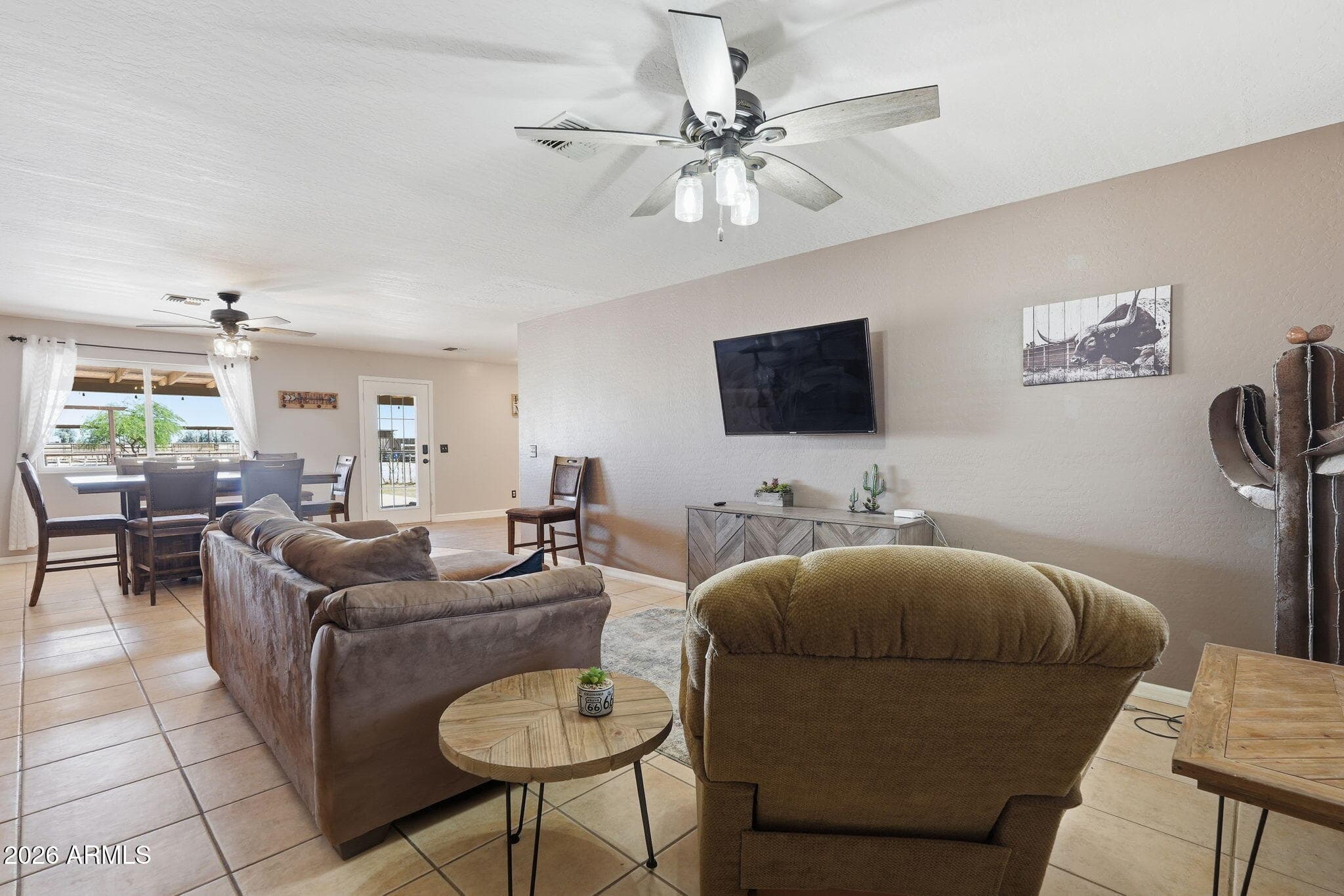 3356 E Gurr Ln — photo 2