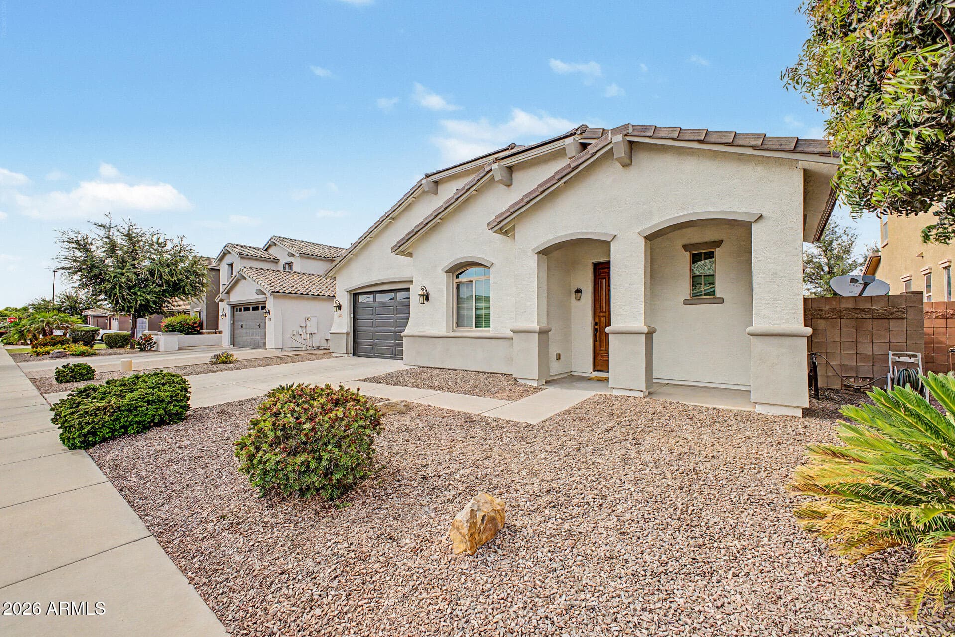 2564 E Orleans Dr — photo 41