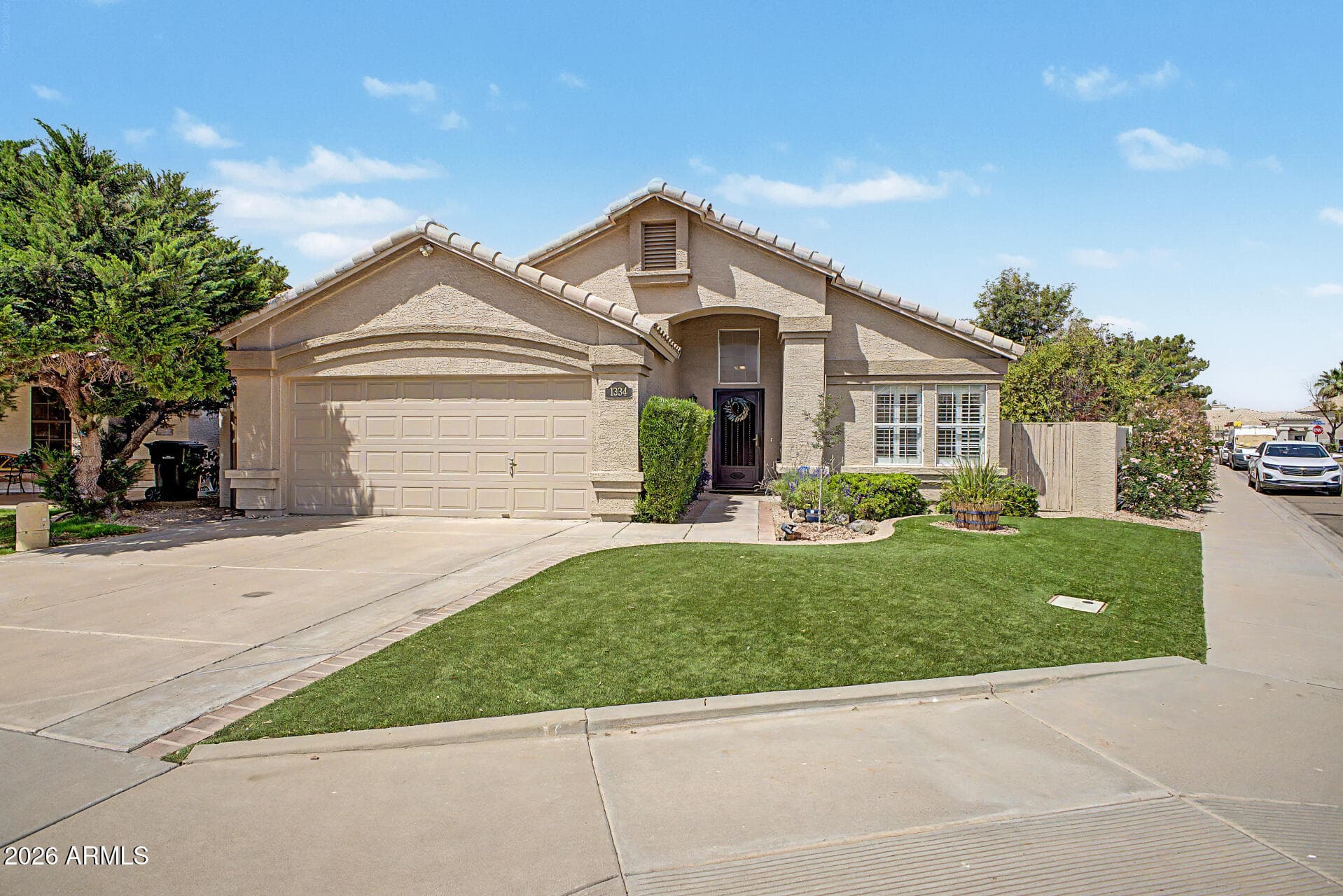 1334 N Malibu Ln — photo 2