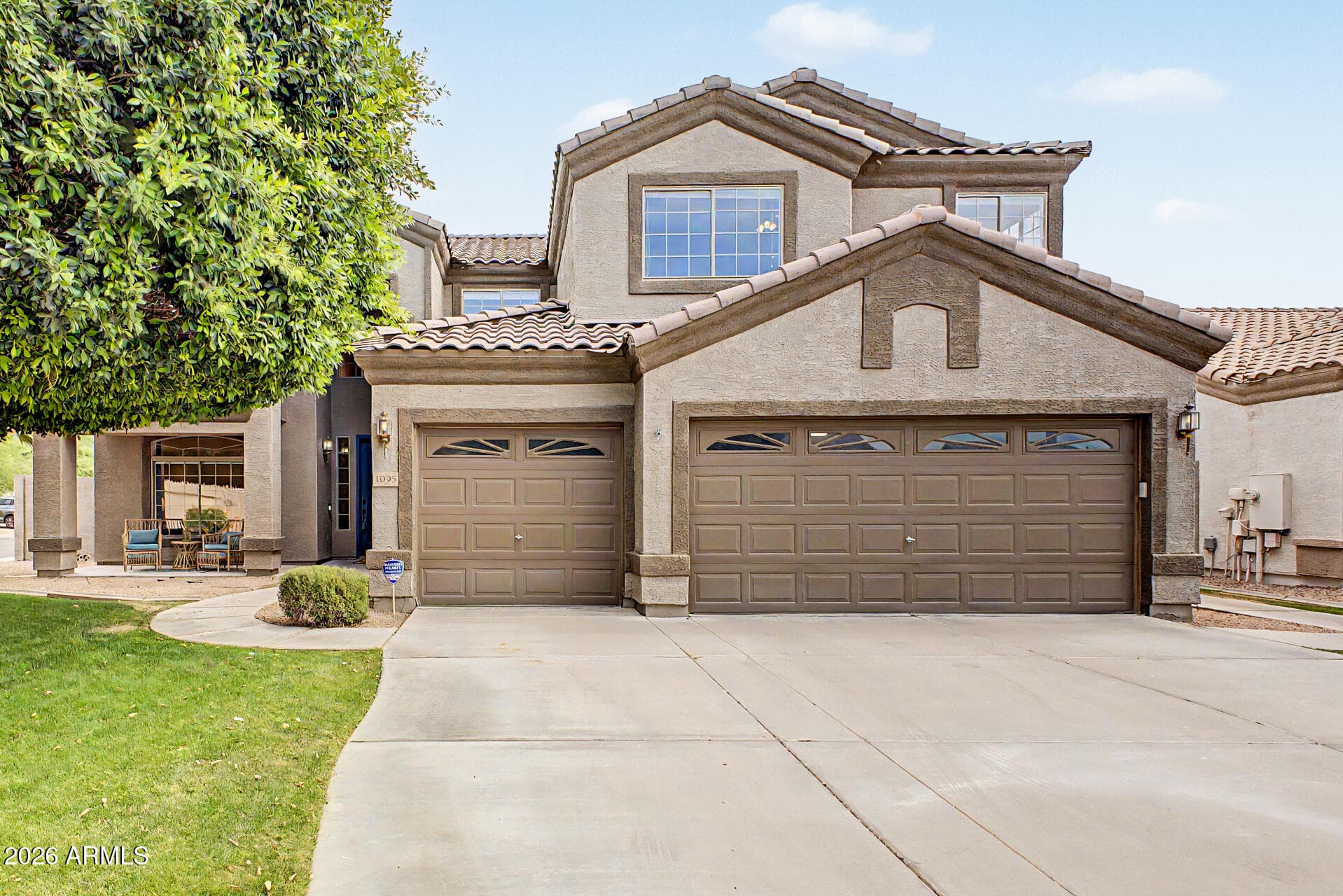 1095 W Mulberry Dr — photo 2