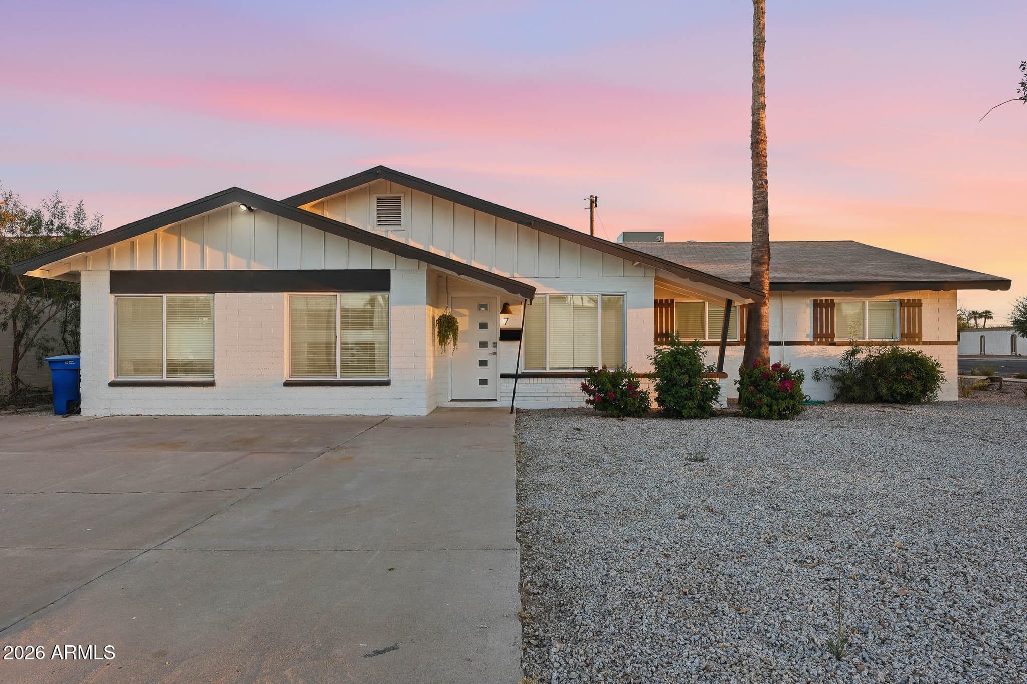 7 E Balboa Dr — photo 1