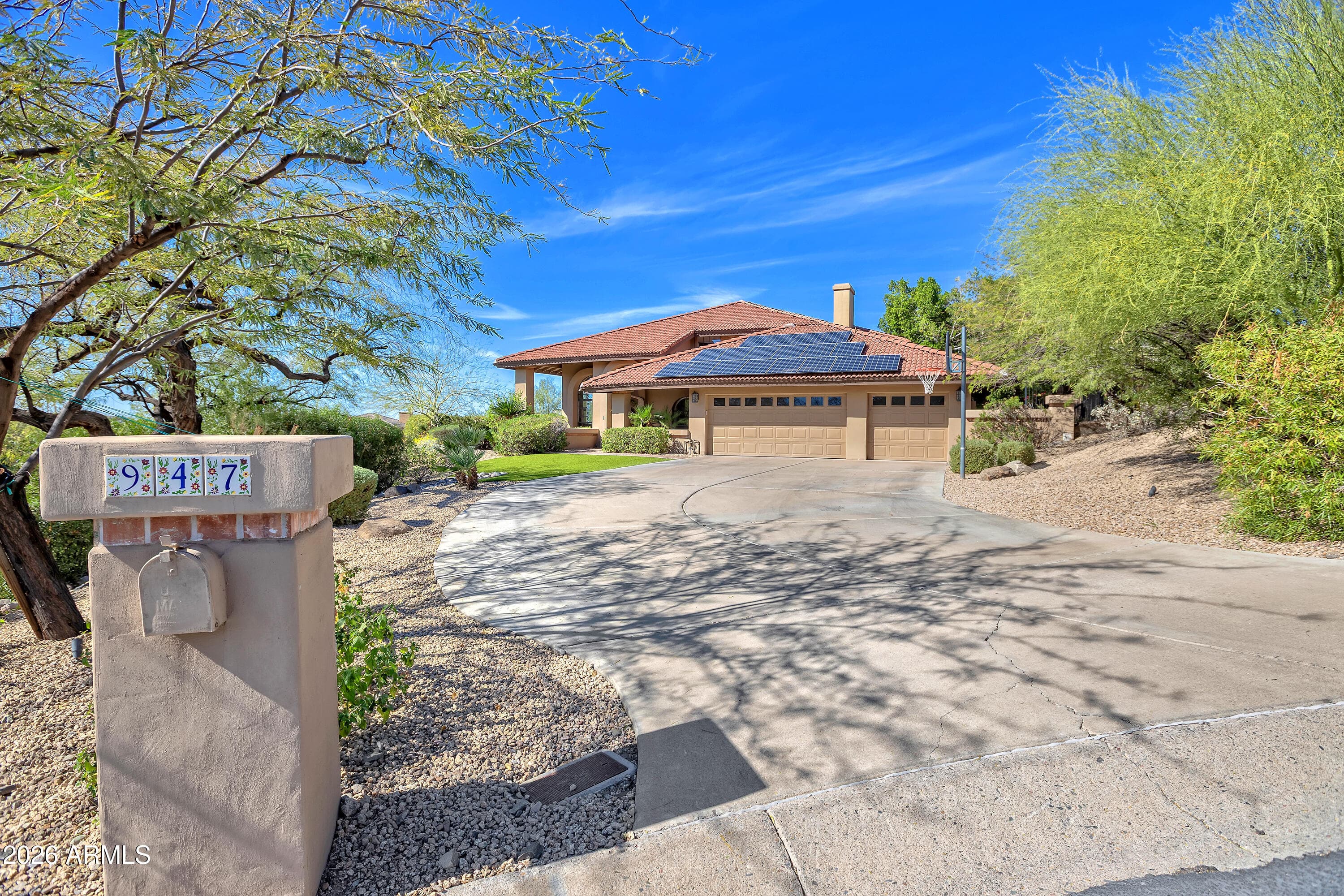 947 E Beck Ln — photo 2