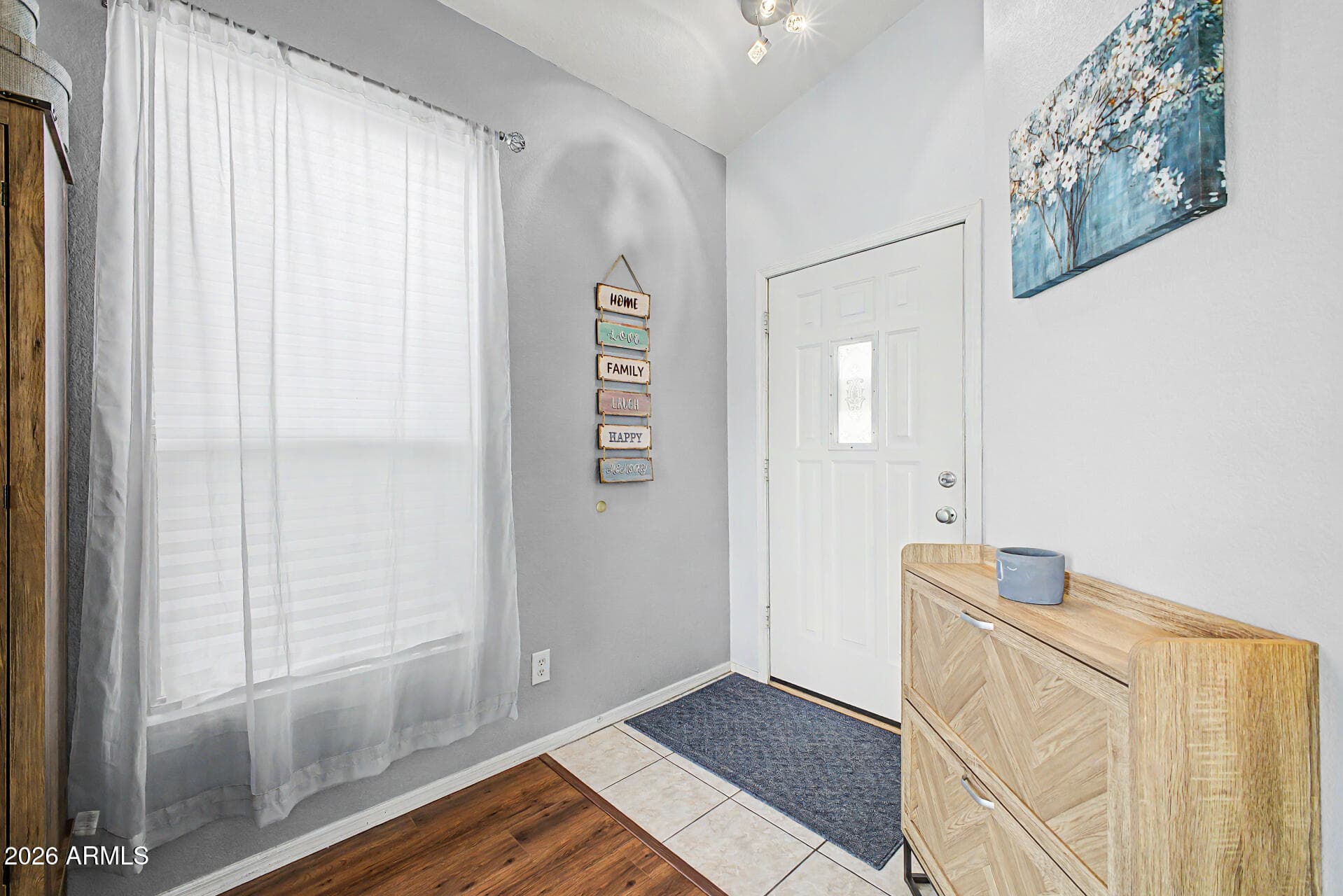 1094 S Sierra St — photo 2