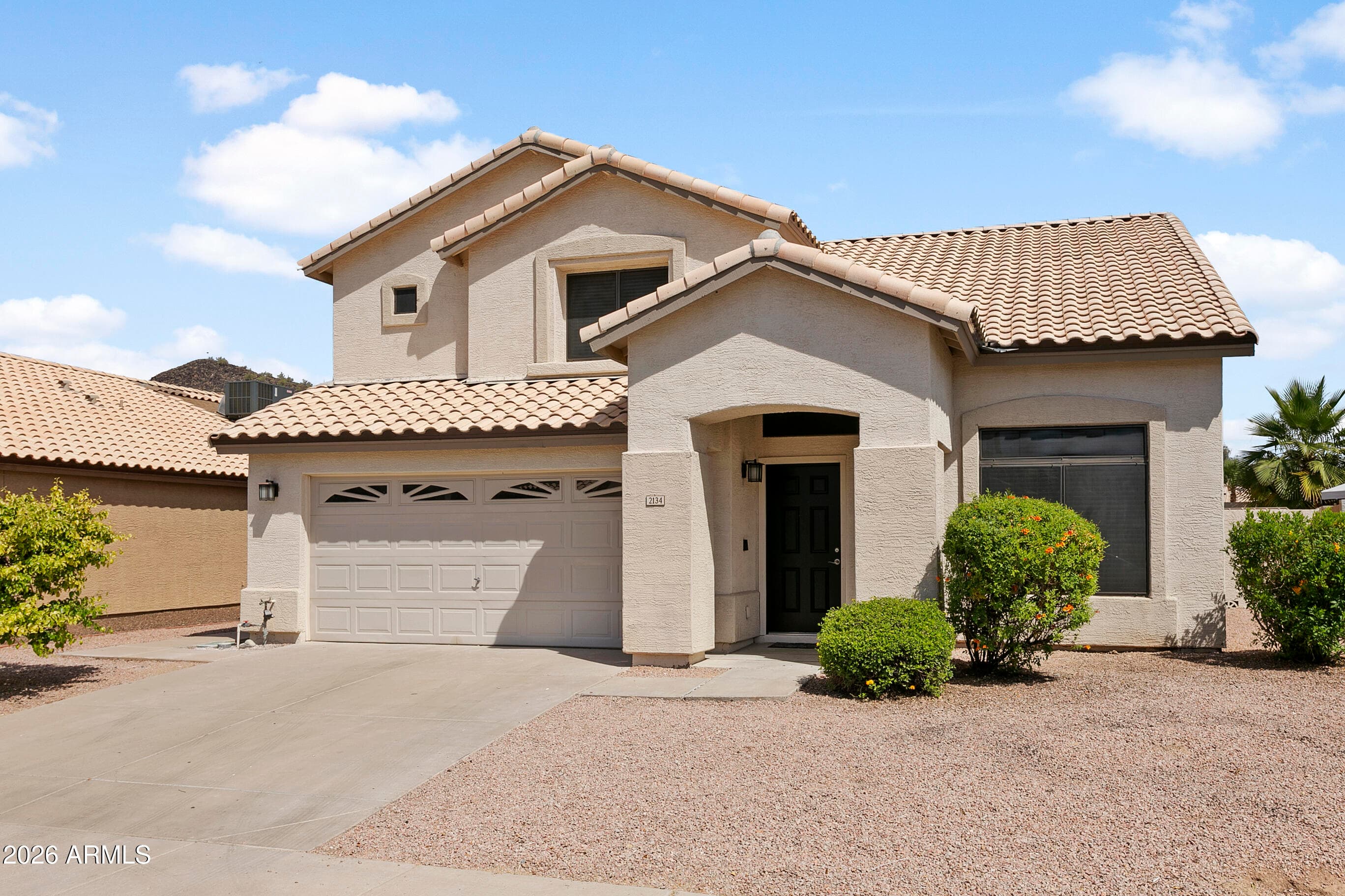 2134 E Daley Ln — photo 2