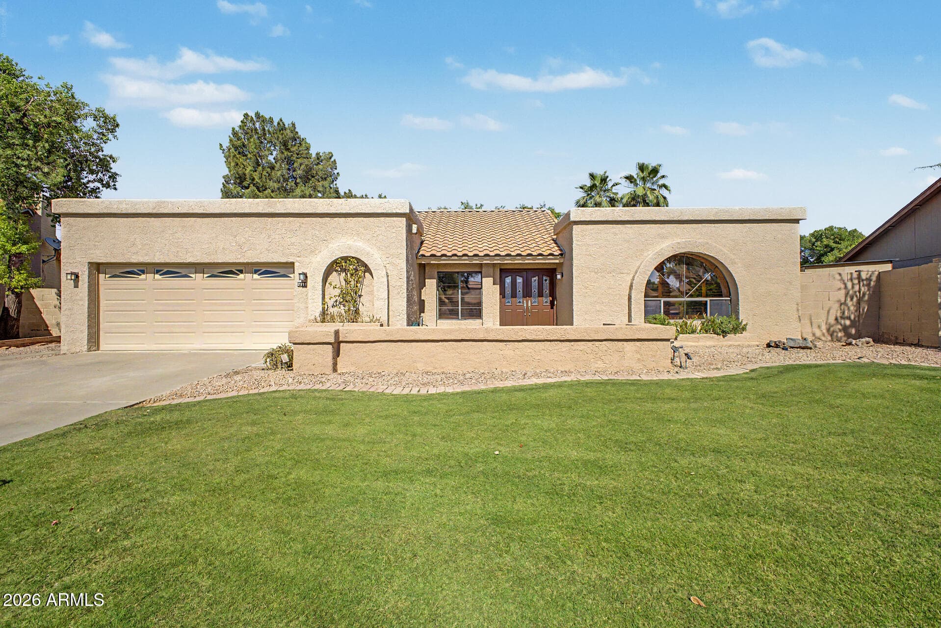 2951 N Carriage Ln — photo 1