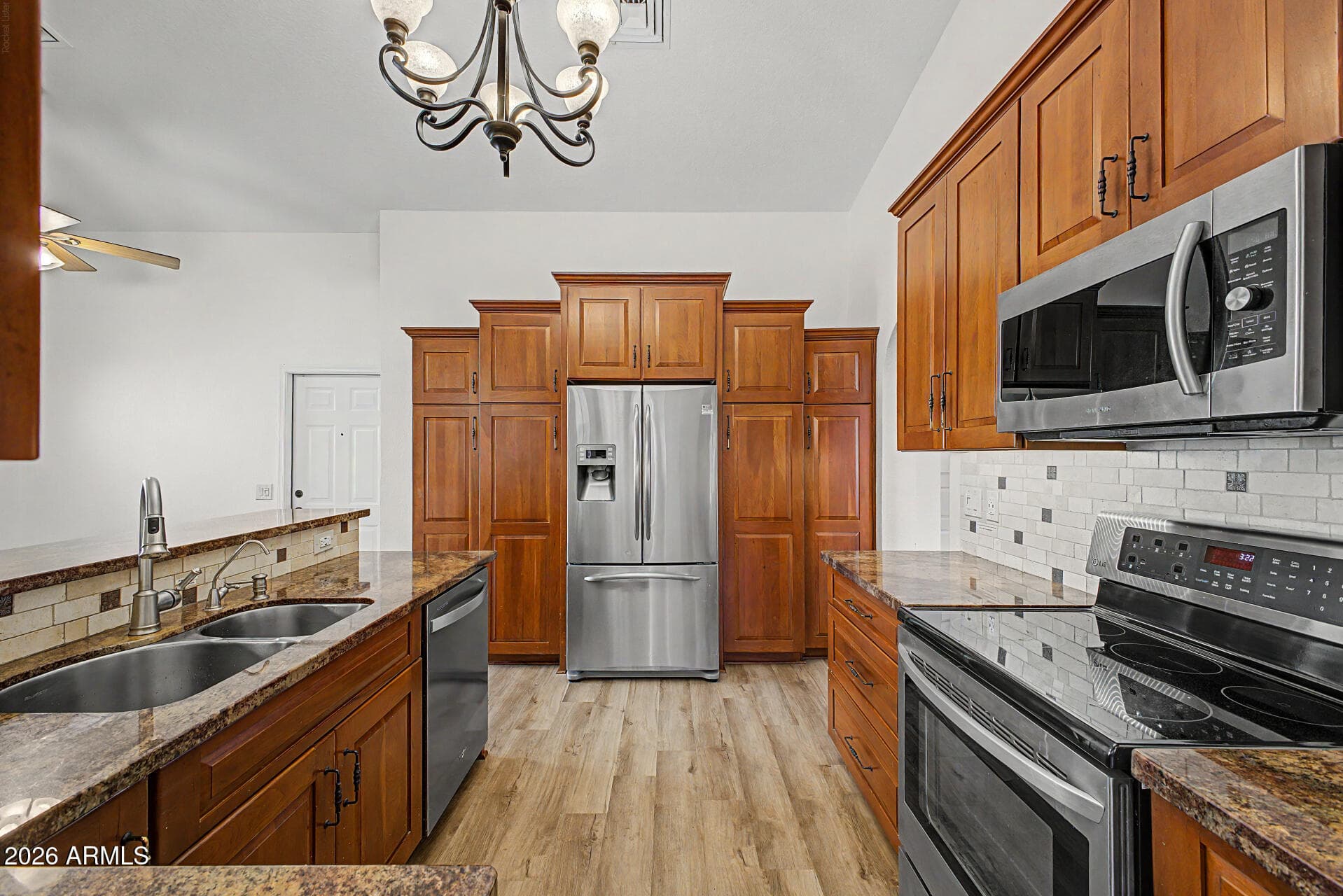 4014 E Morrow Dr — photo 1