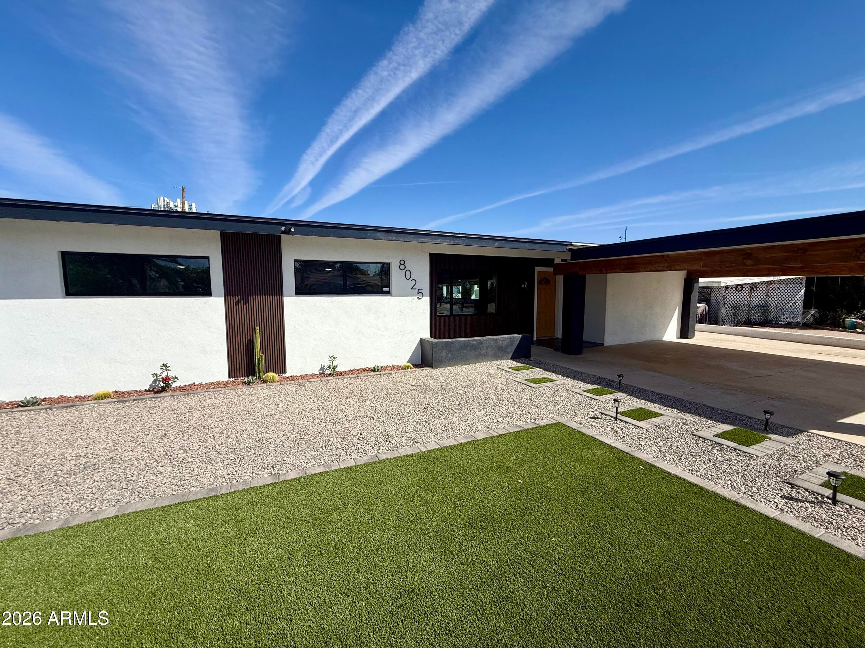 8025 N 11th Pl — photo 1