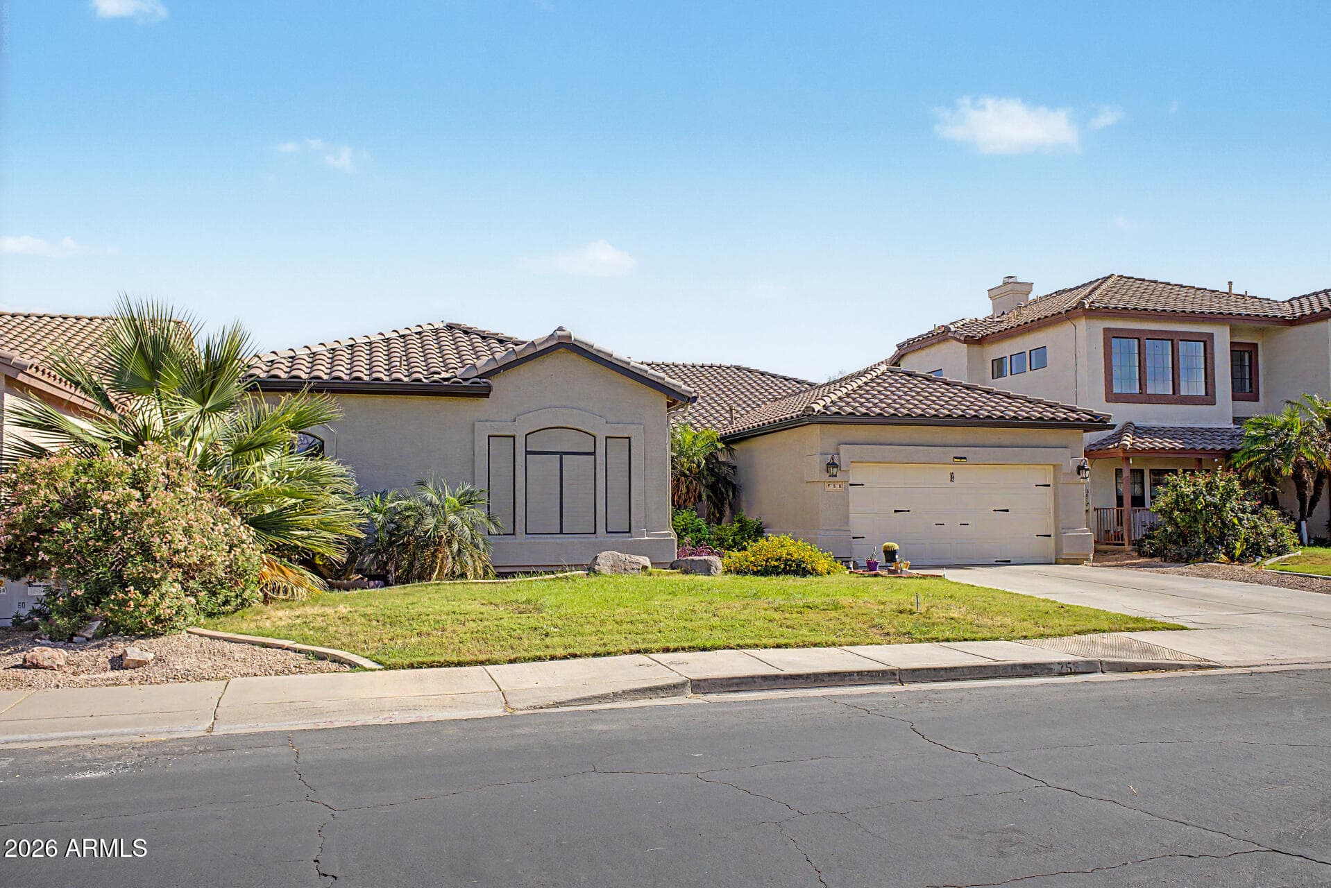 755 E Orchid Ln — photo 1