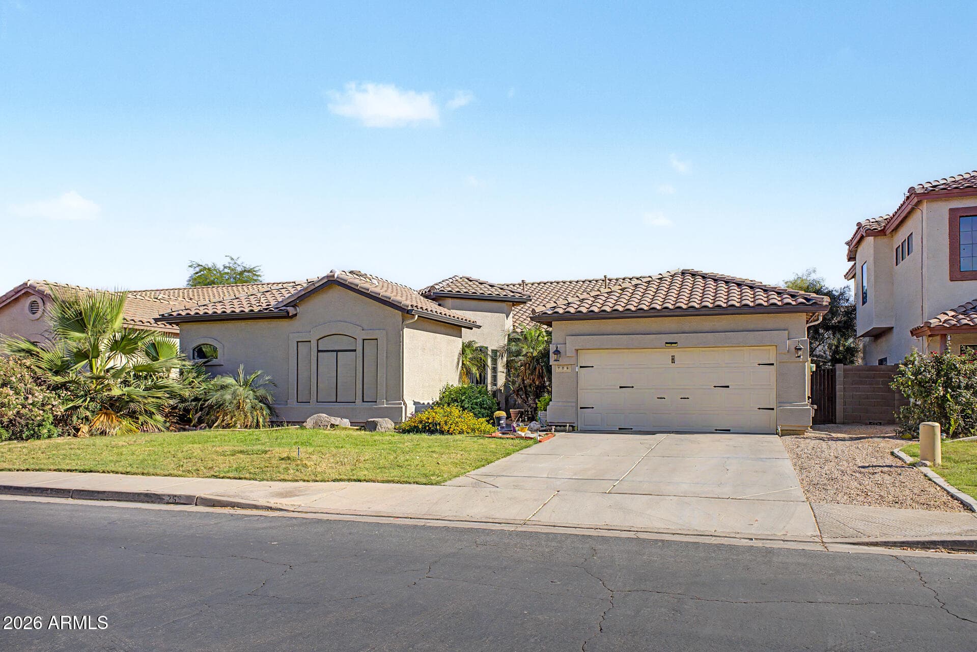 755 E Orchid Ln — photo 2