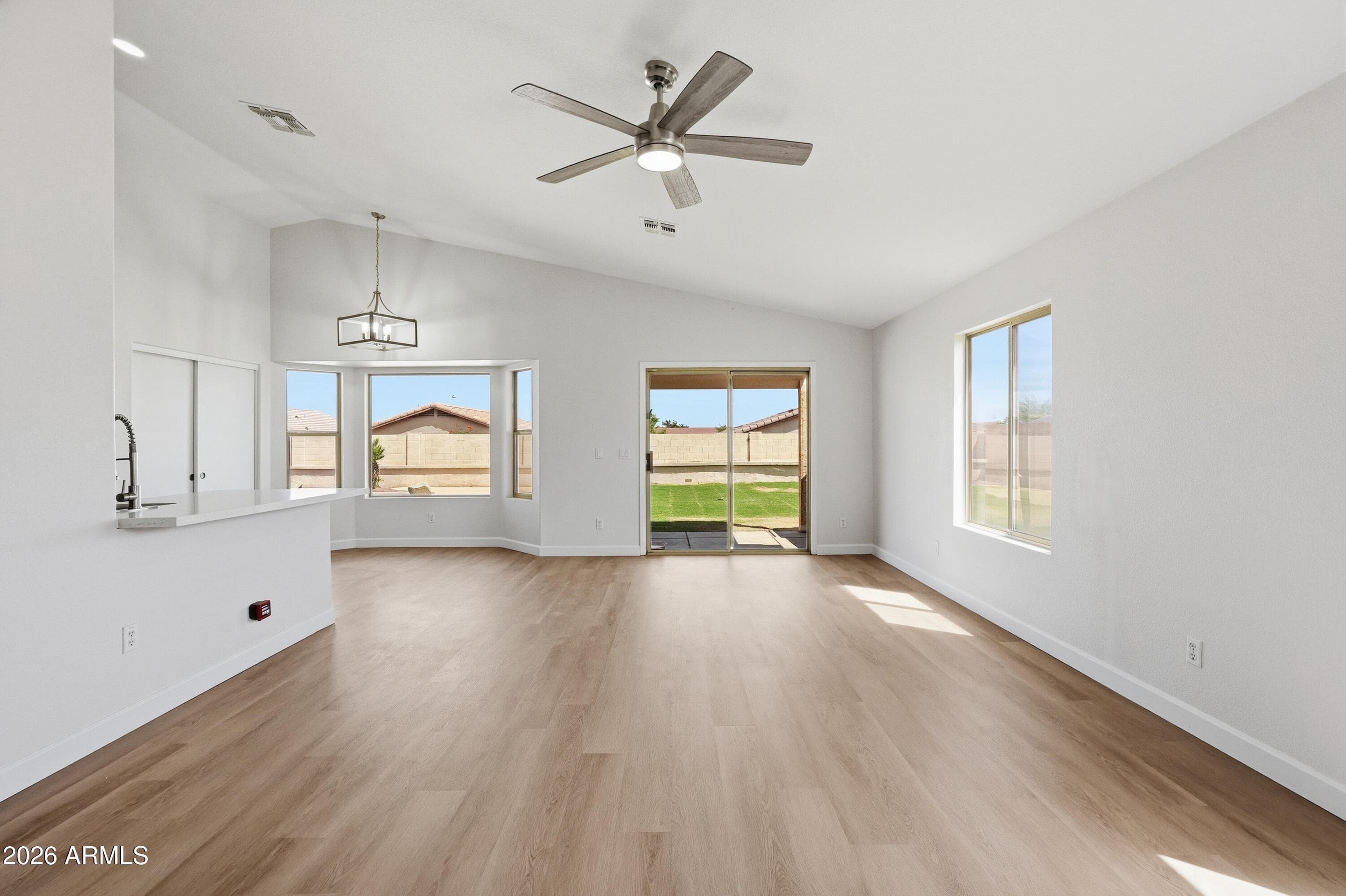 1640 E South Mountain Ave — photo 2