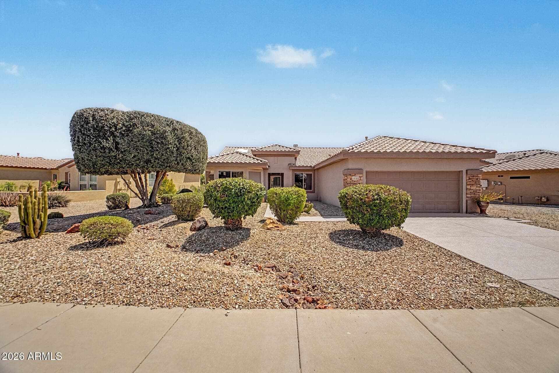 19763 N LONE CACTUS DR - Photo 2
