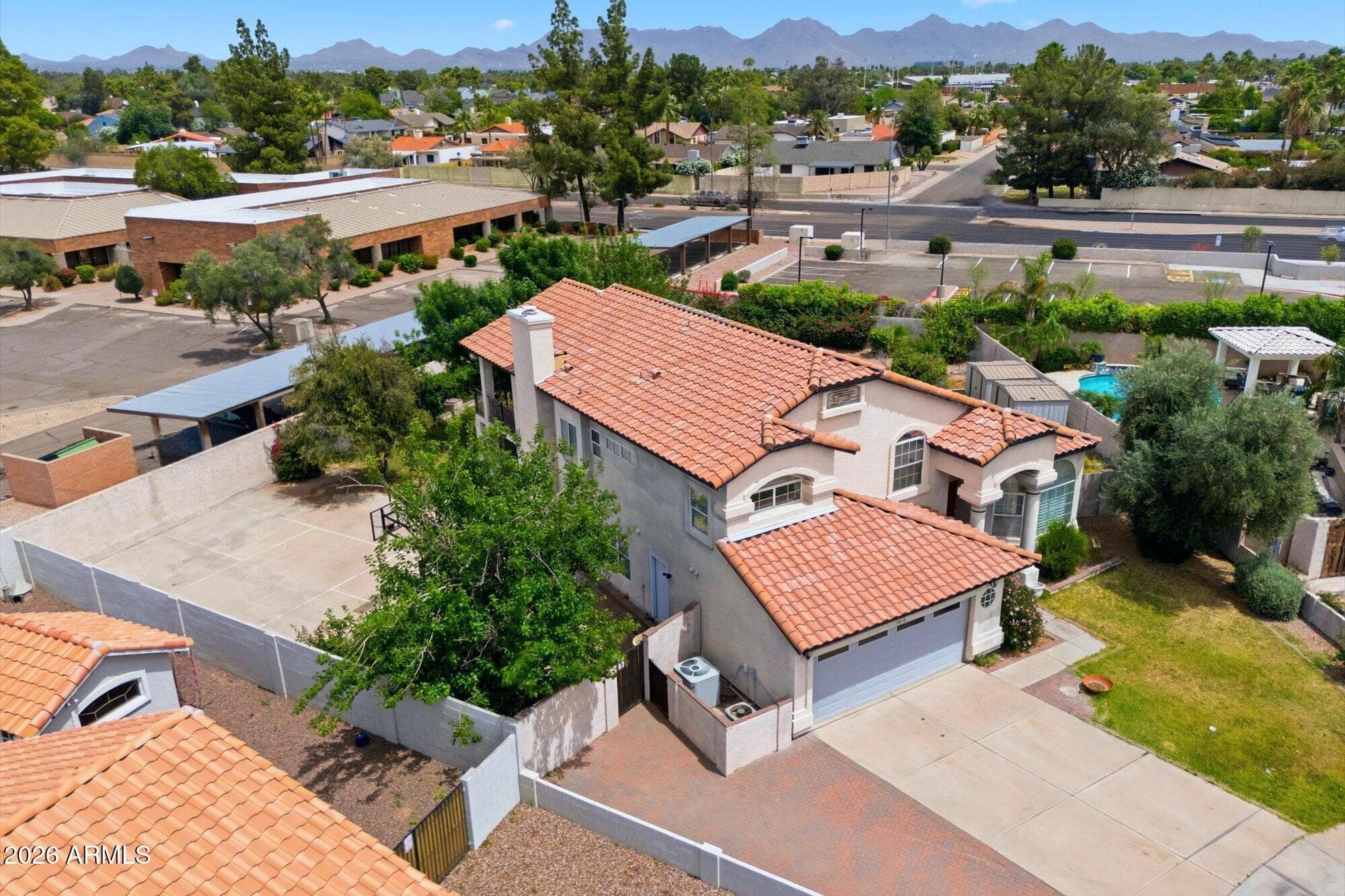 14619 N 47th Pl — photo 2