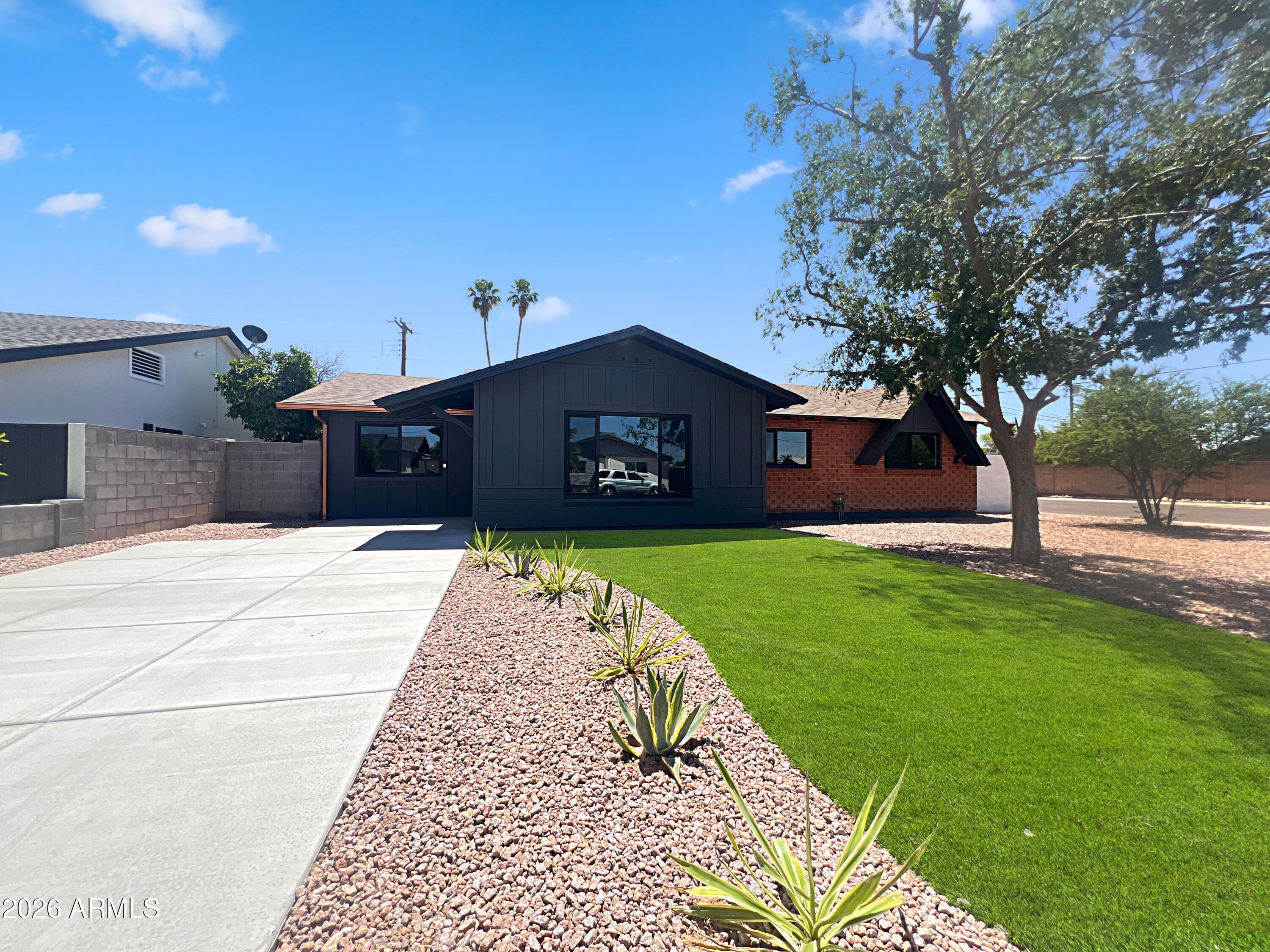 8201 E Whitton Ave — photo 1