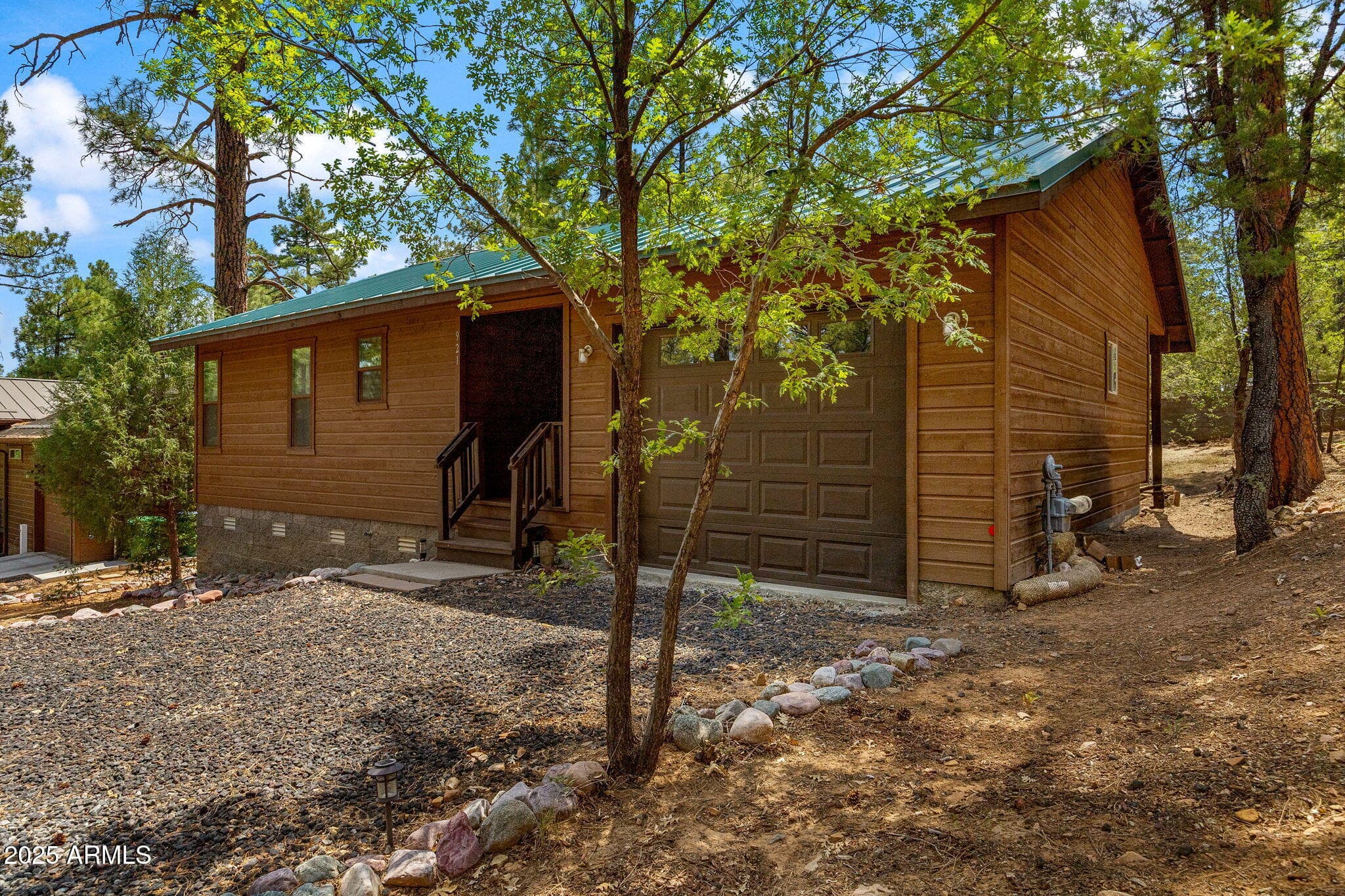 921 E Lauren Ct — photo 1