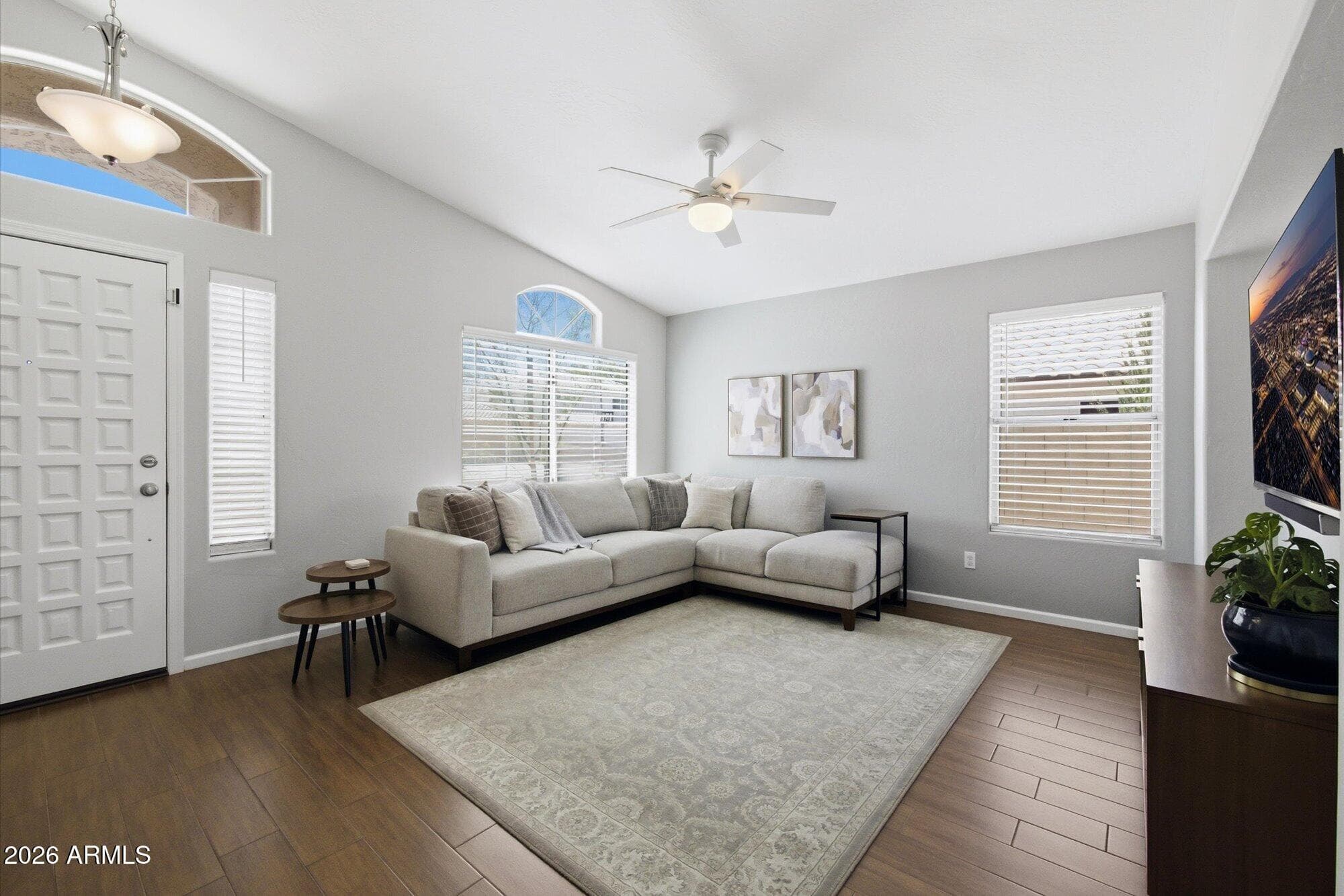 3524 E Kristal Way — photo 2