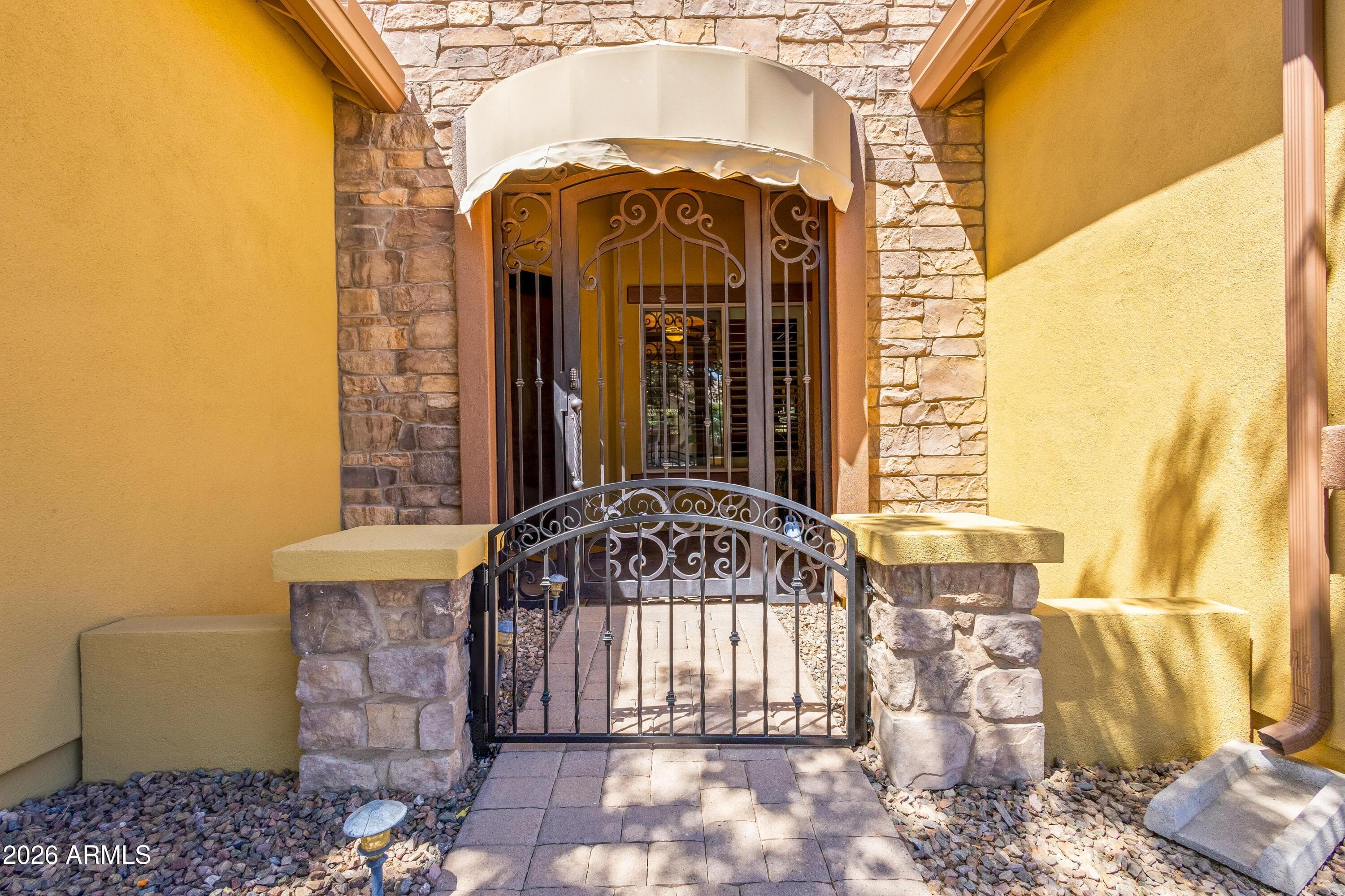 1502 E Gemini Pl — photo 2