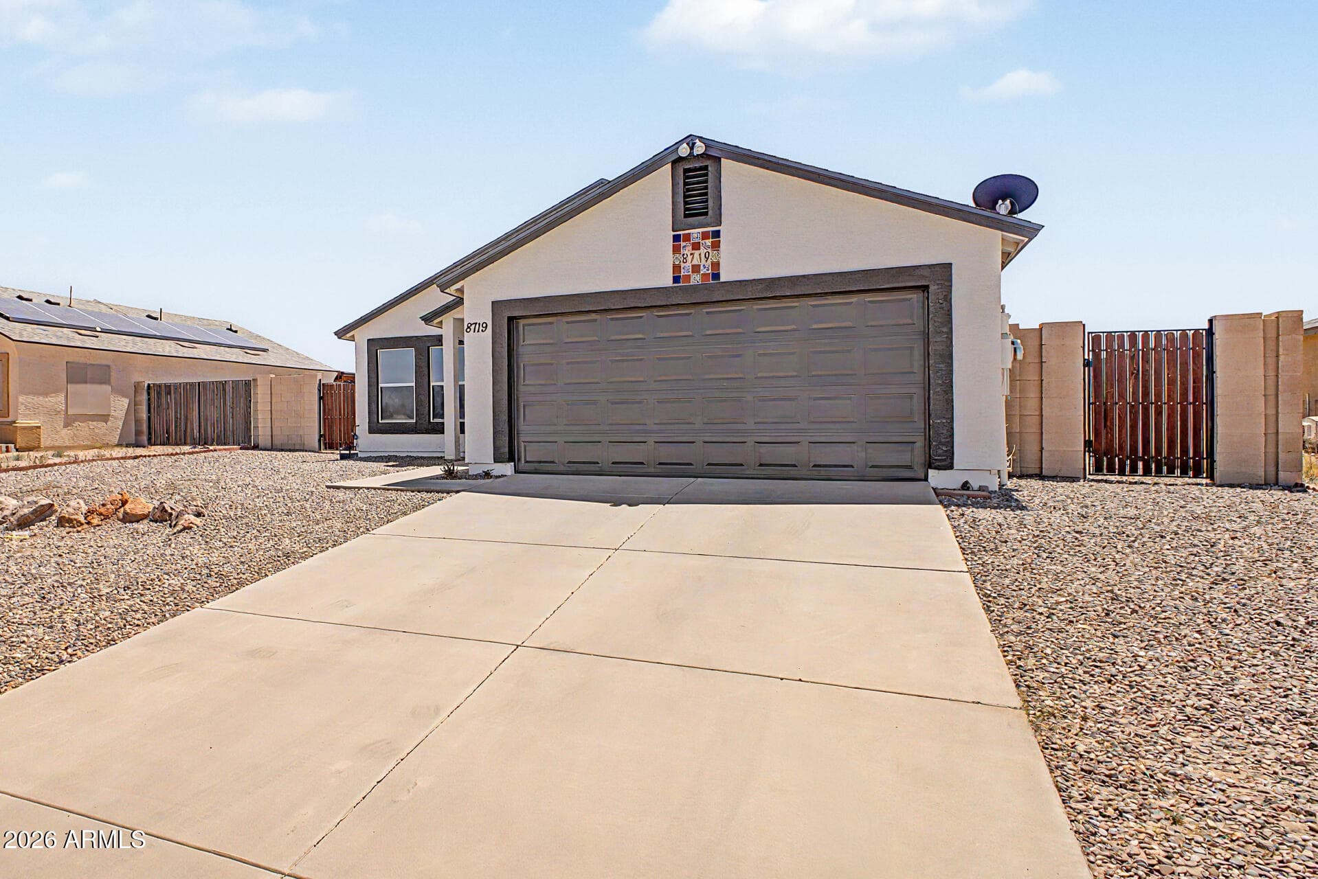 8719 W MAGNUM DR - Photo 1