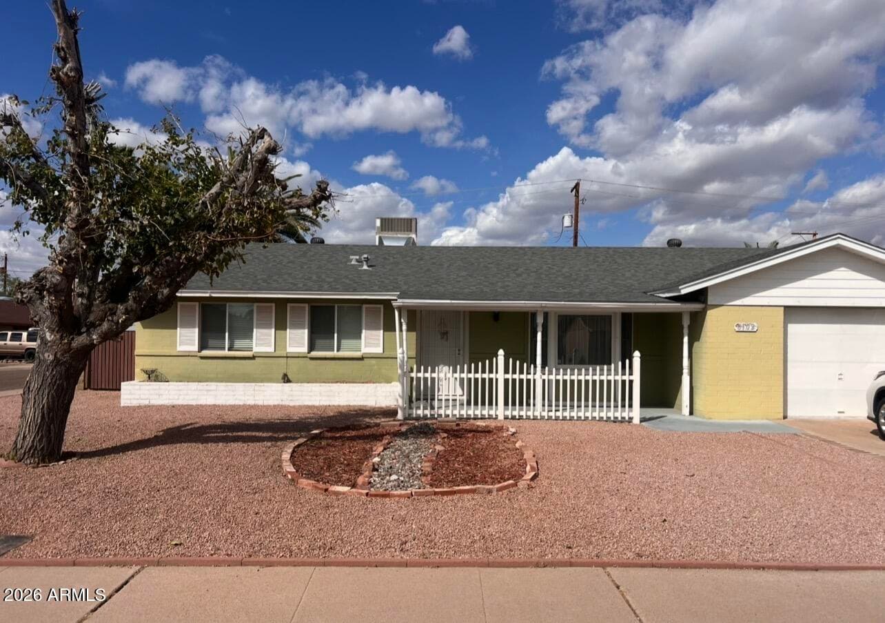 8102 E Palm Ln — photo 1