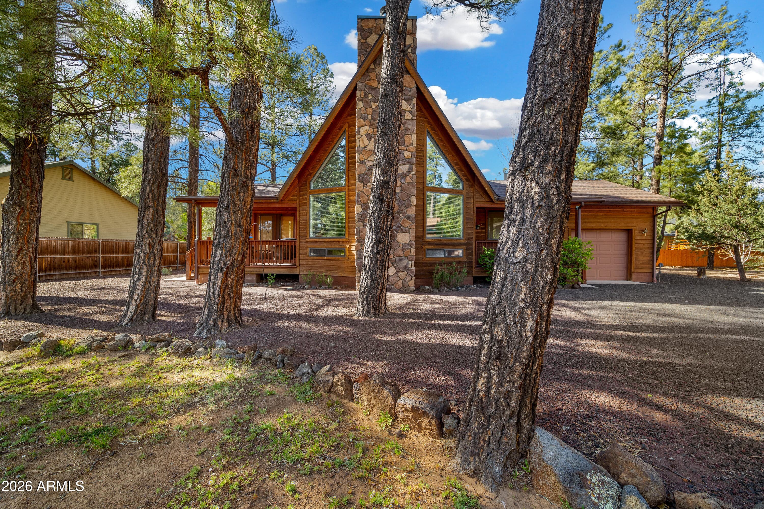 422 E MEADOW LN - Photo 2