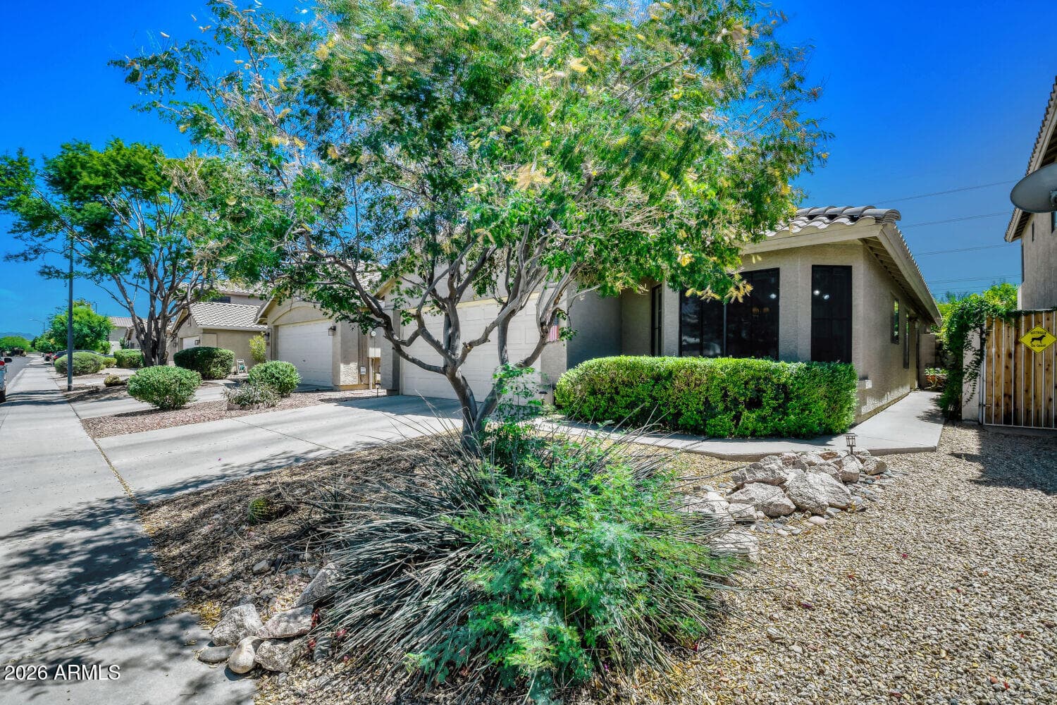 3221 E Blackhawk Dr — photo 2