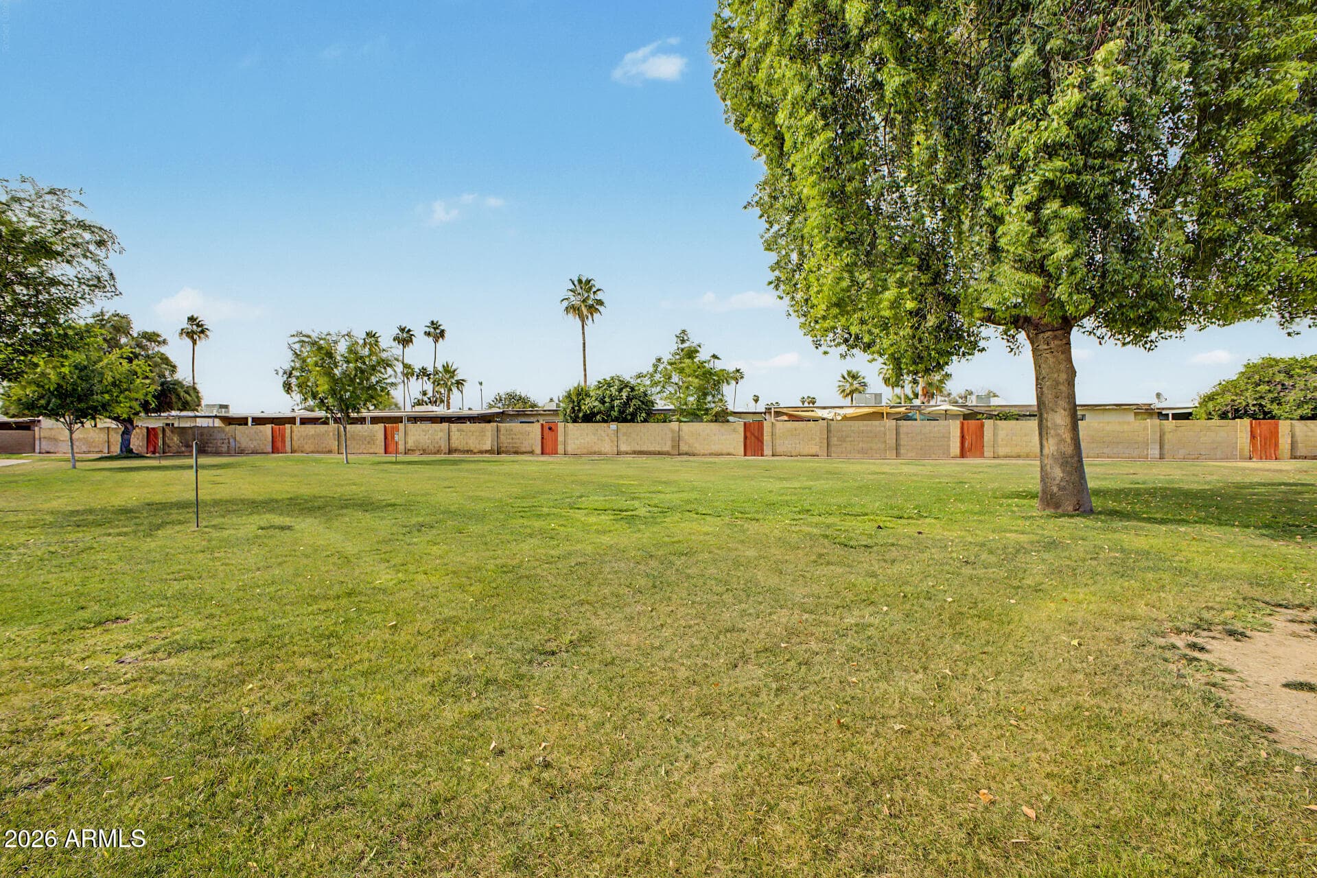 1949 E Del Sur Dr — photo 33