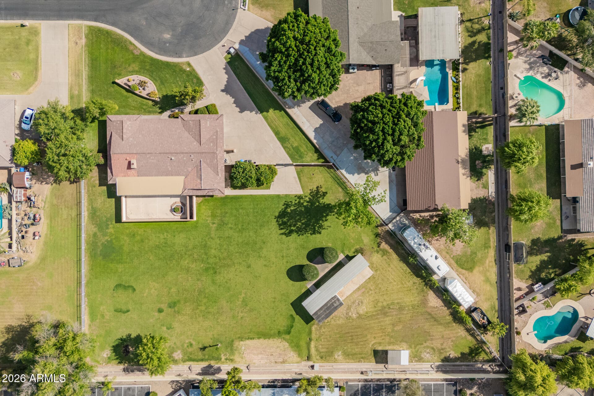 618 E Harwell Rd — photo 60