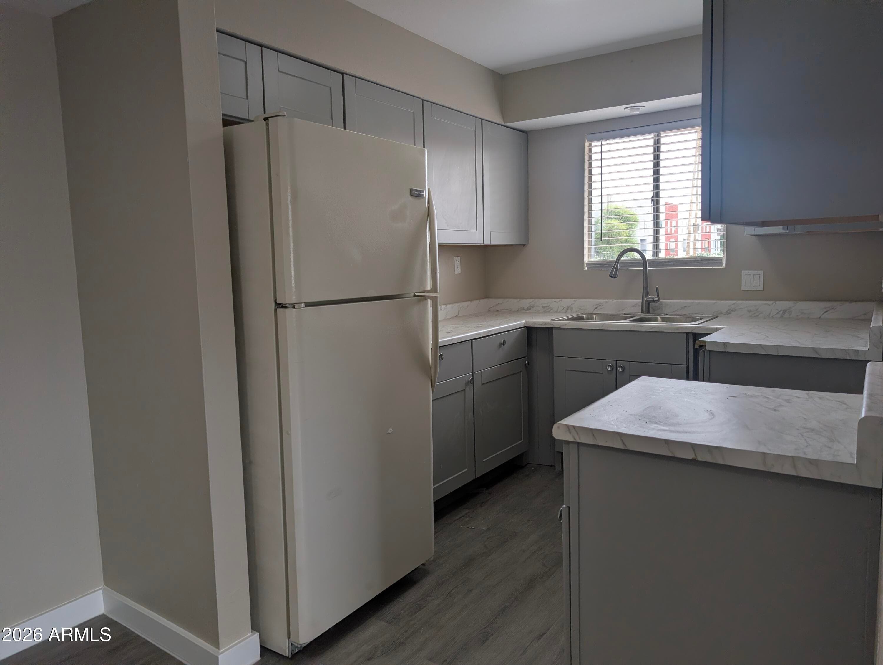 4714 E BELLEVIEW ST - Photo 5