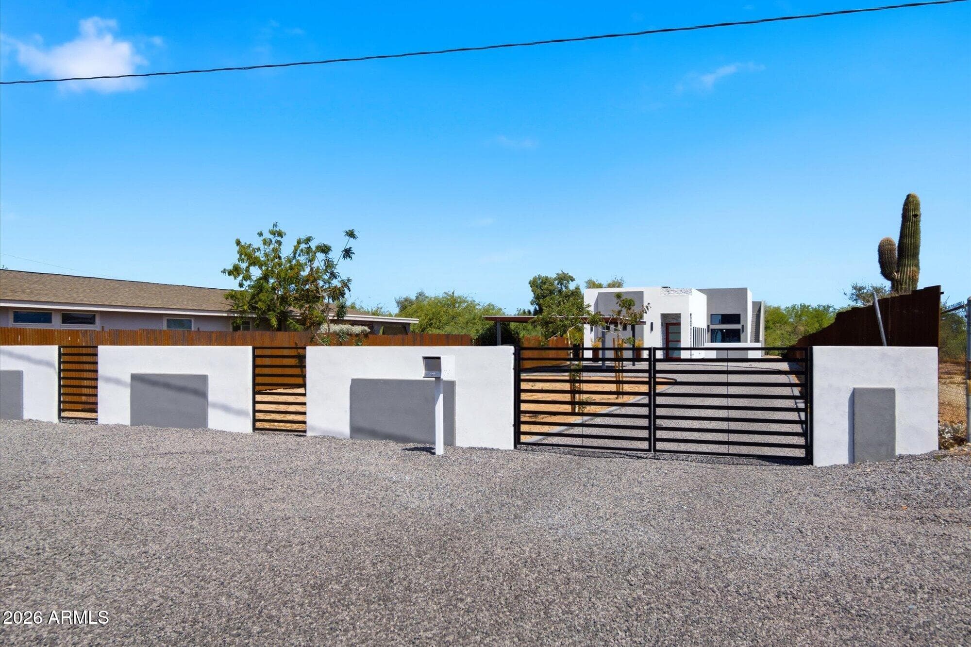 2940 E South Mountain Ave — photo 1