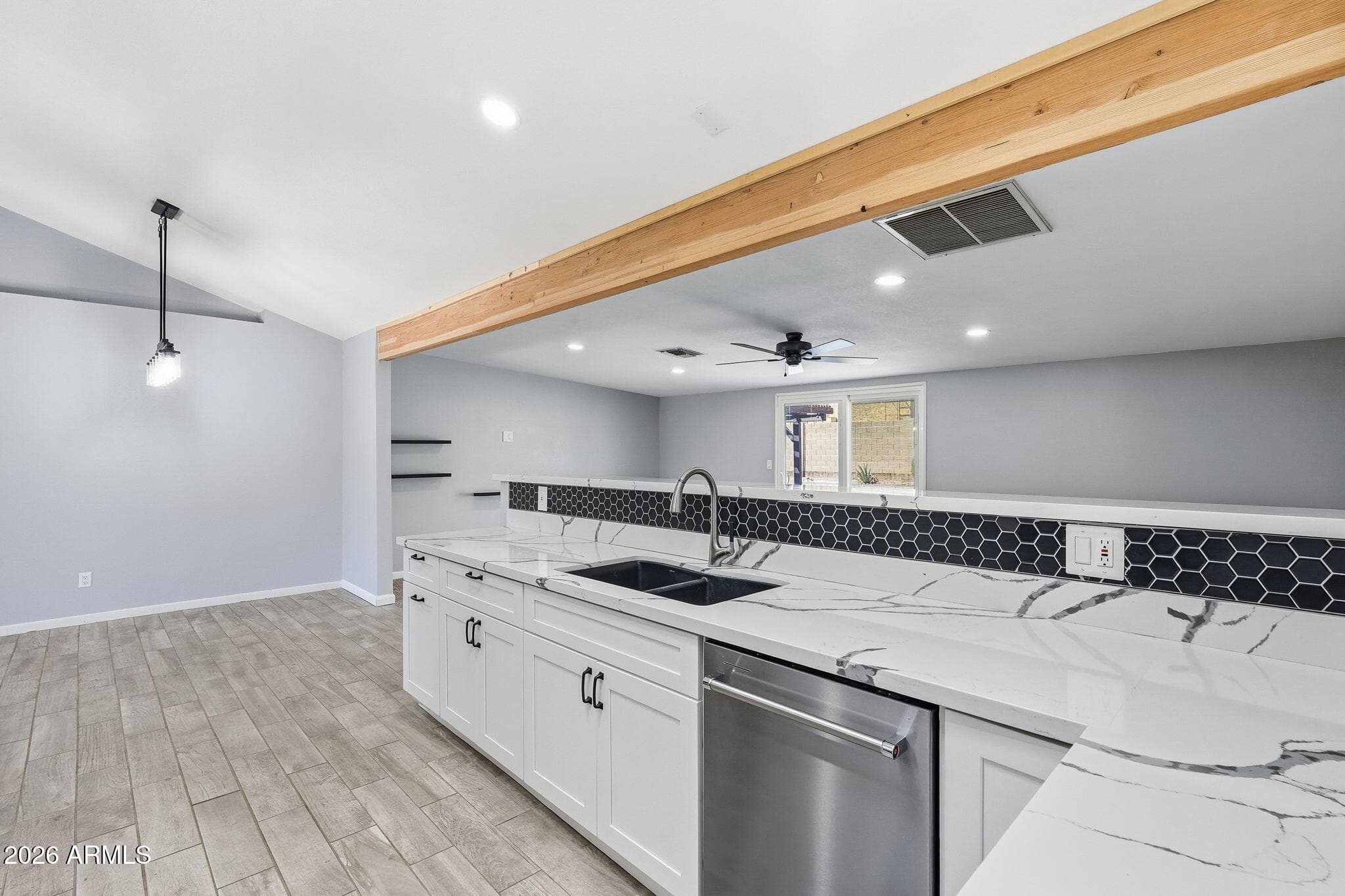 6026 W Juniper Ave — photo 2