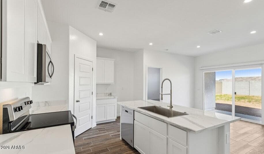 1525 E CURRIER DR - Photo 2