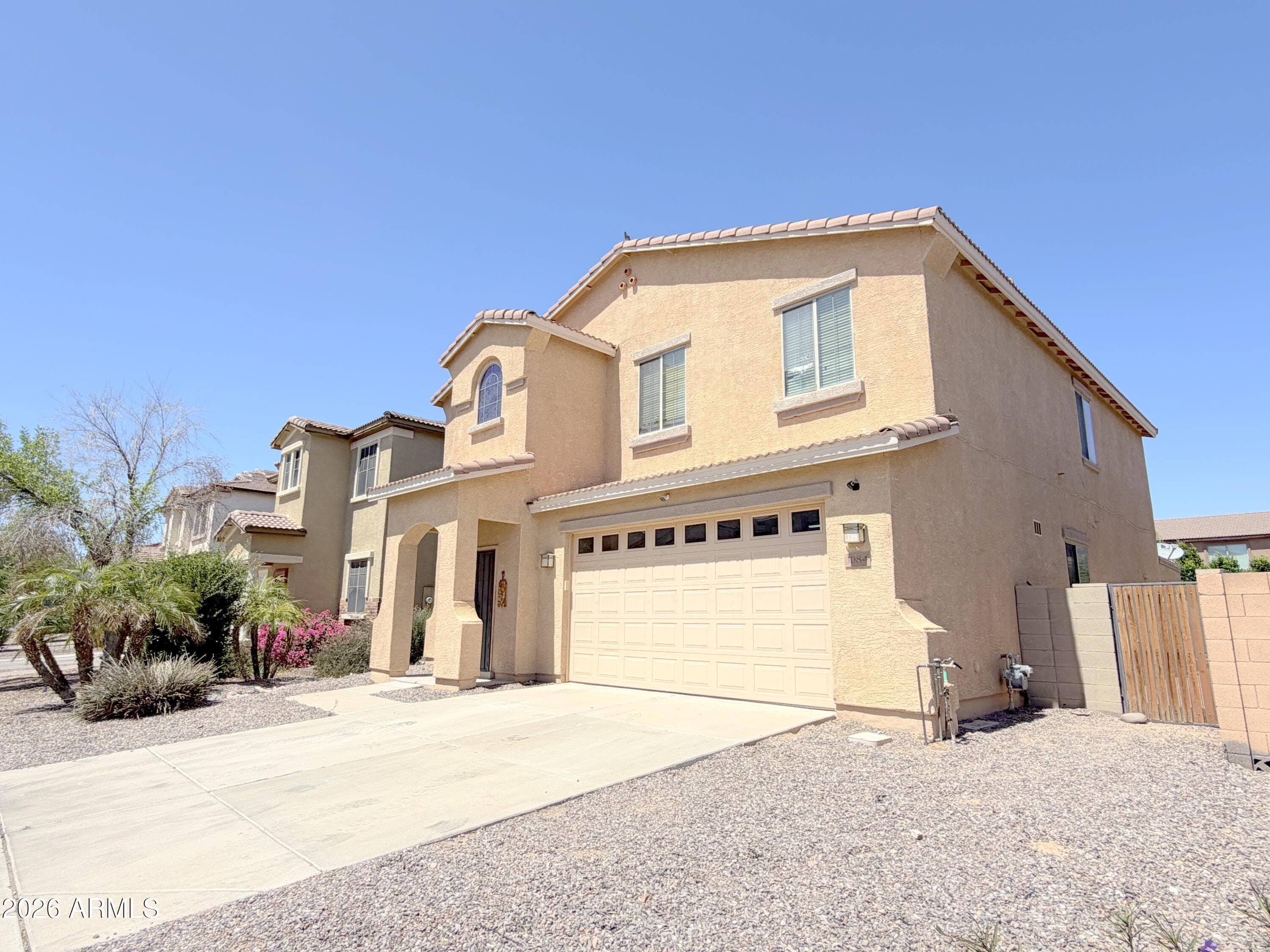 1084 E Saddleback Pl — photo 2