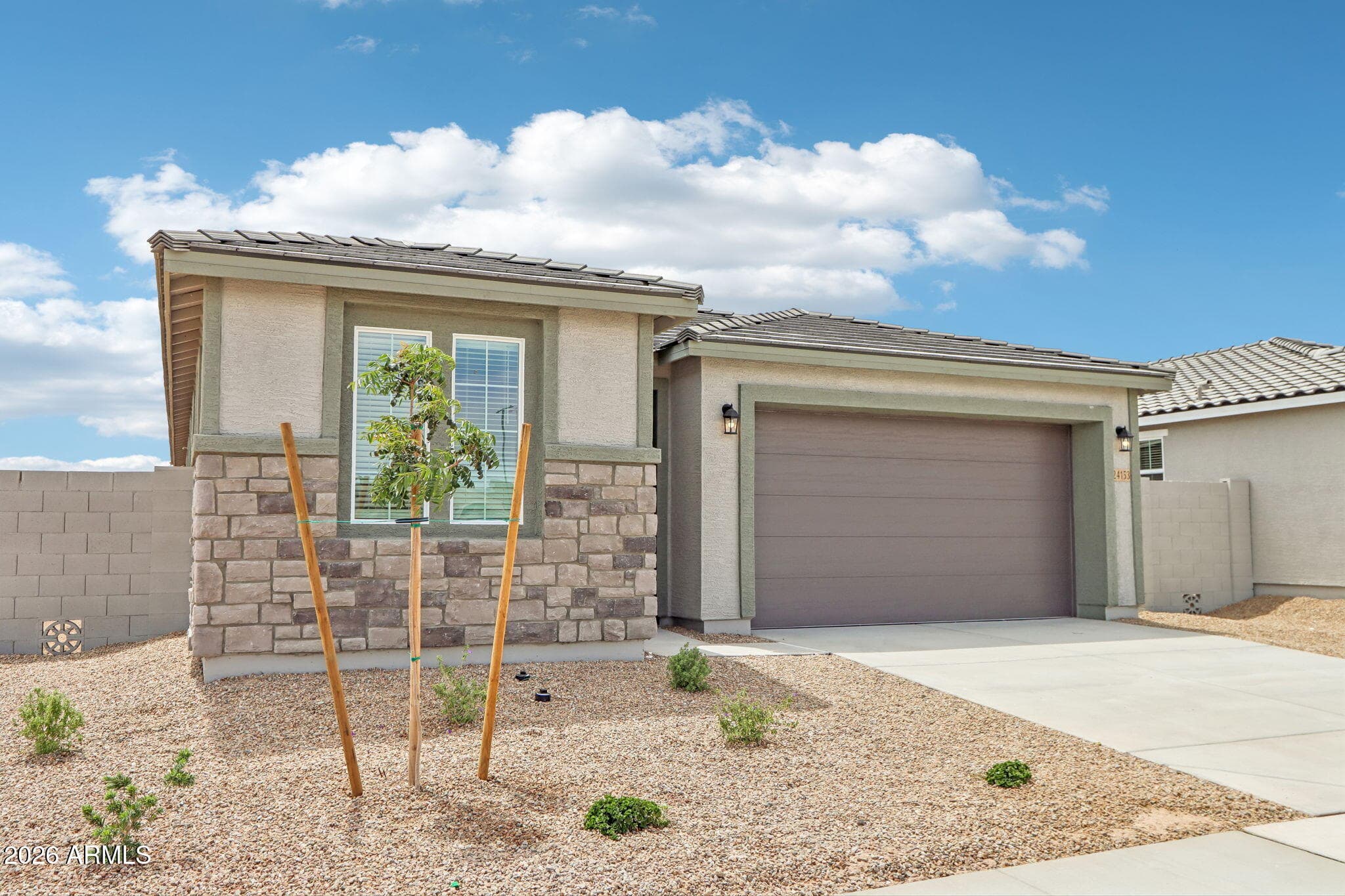 24153 W Atlantis Way — photo 2