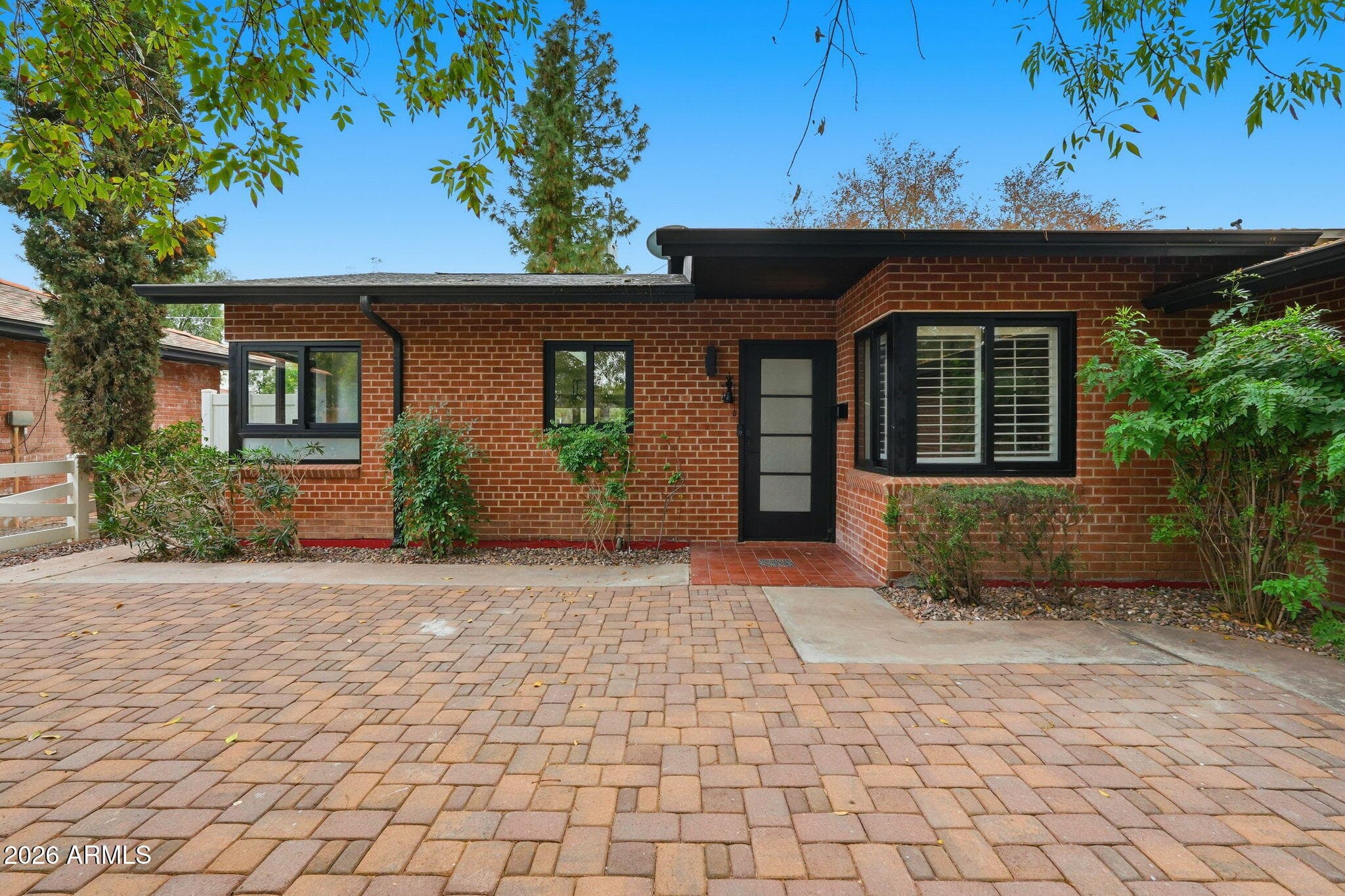 717 W Virginia Ave — photo 1