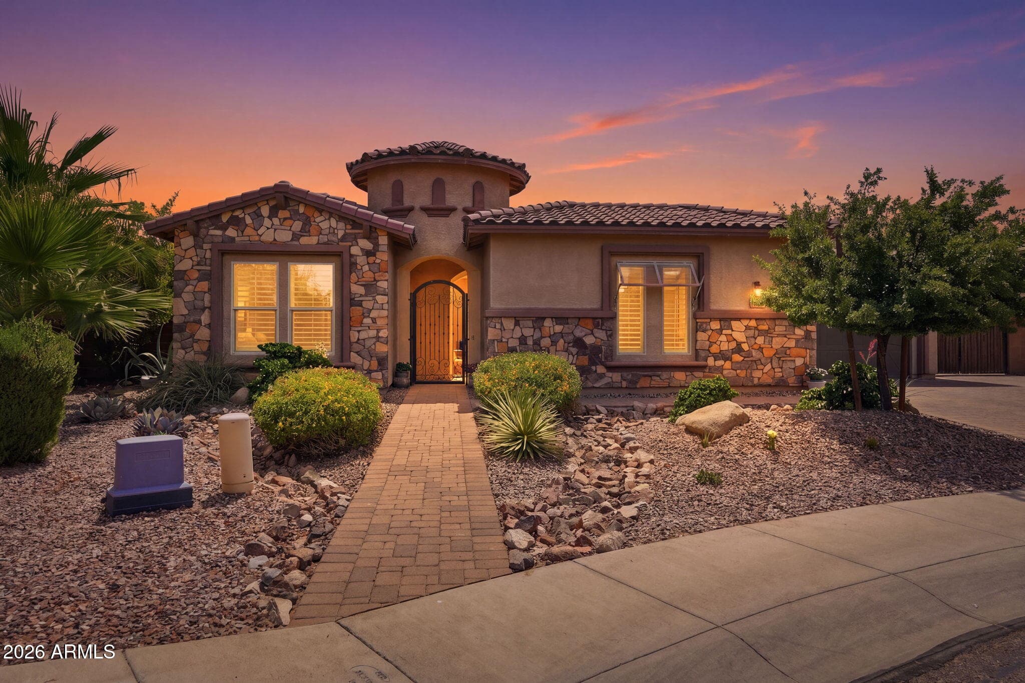 7827 S Sequoia Dr — photo 2