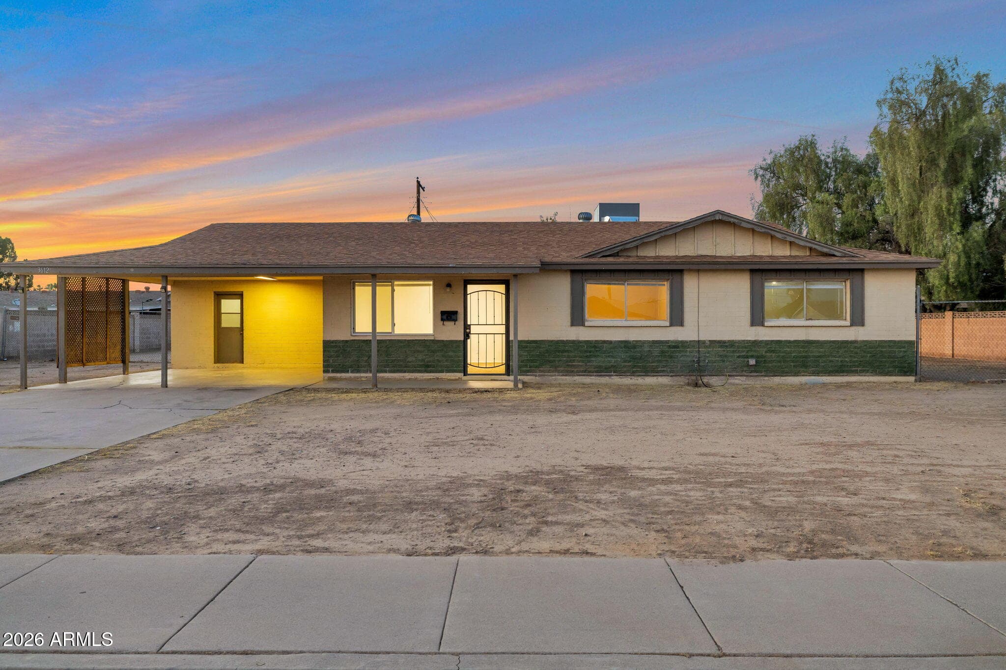 3612 W Colter St — photo 2