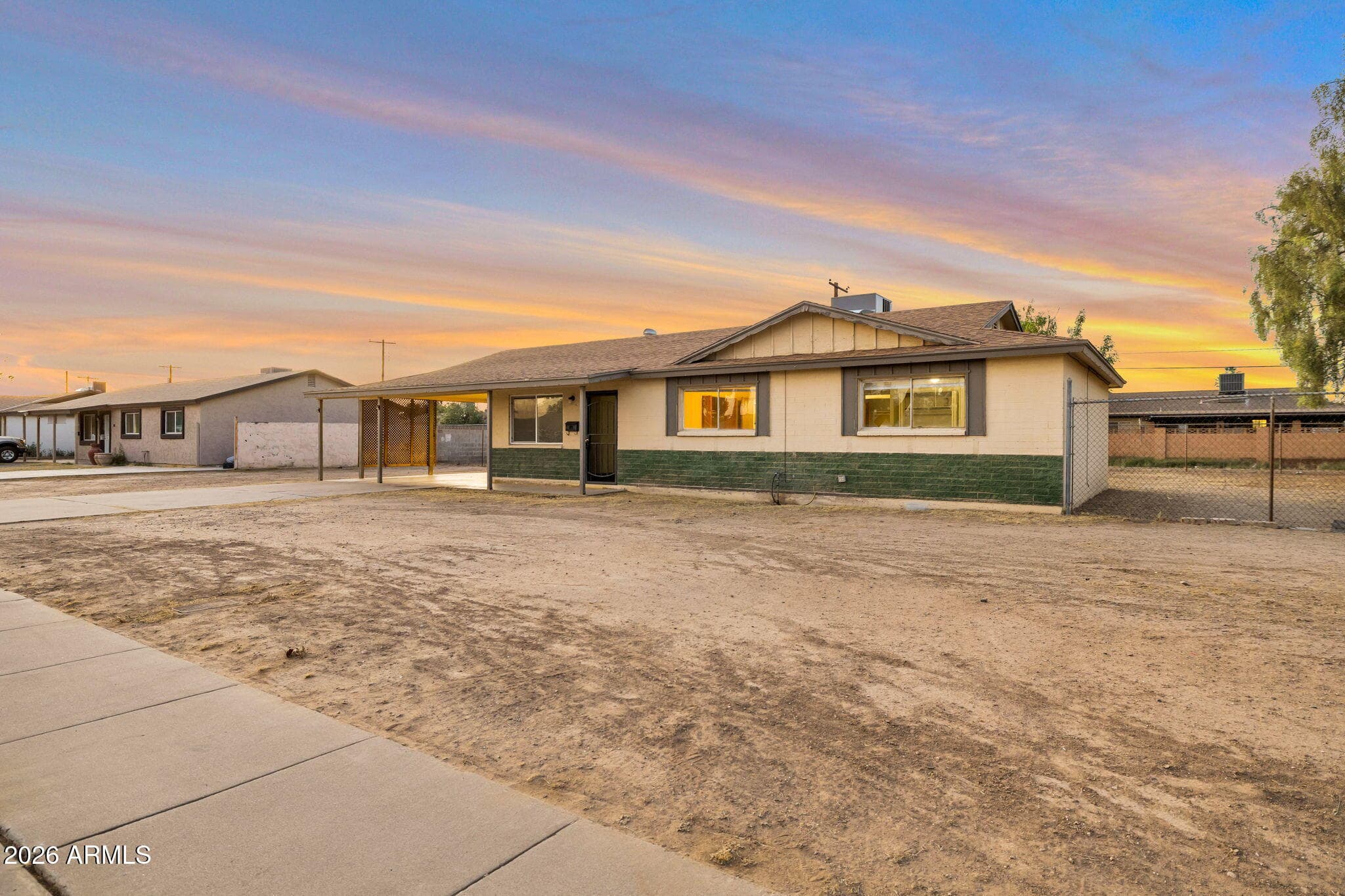 3612 W Colter St — photo 1