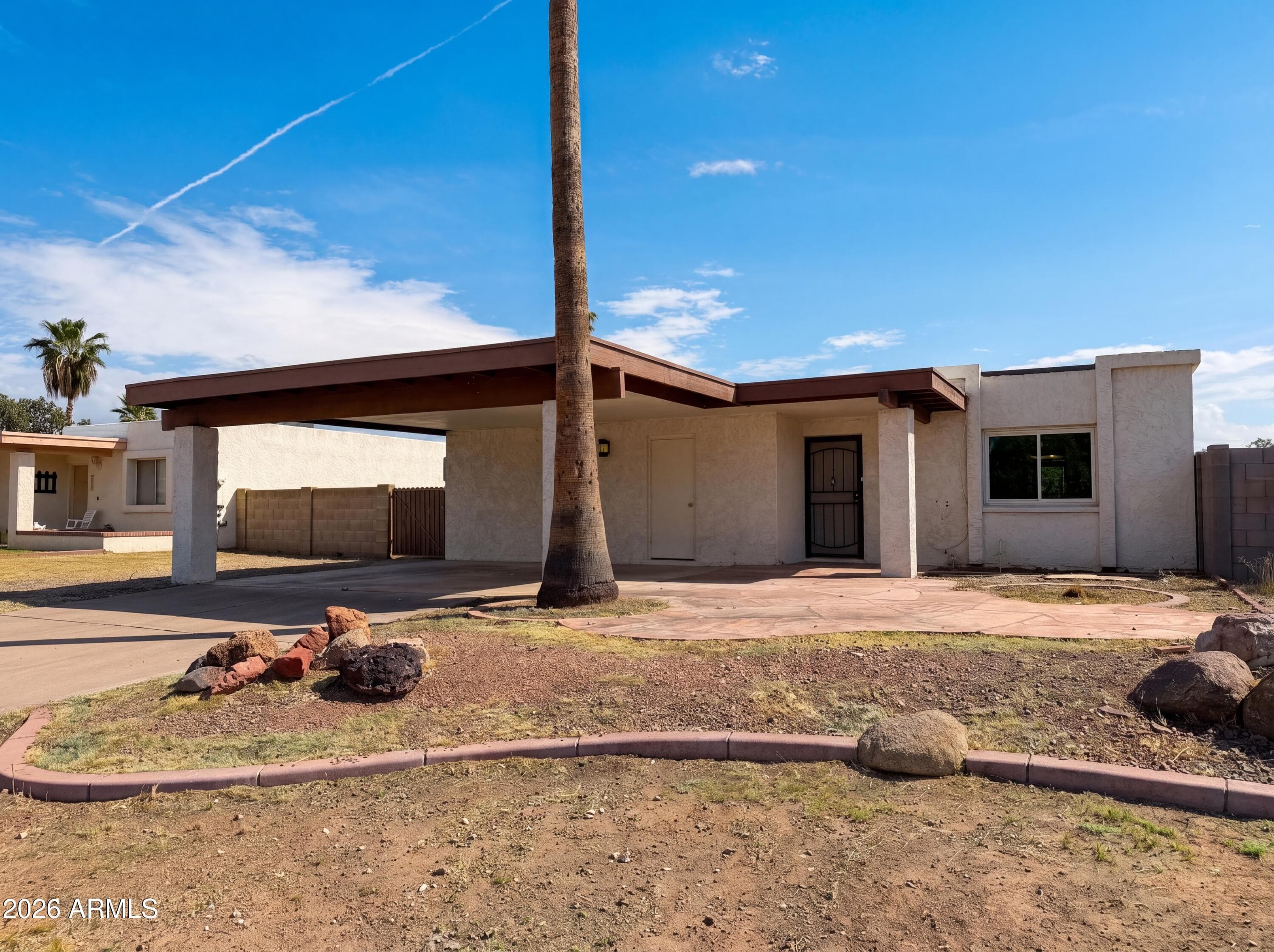 2611 W Ellis Dr — photo 1