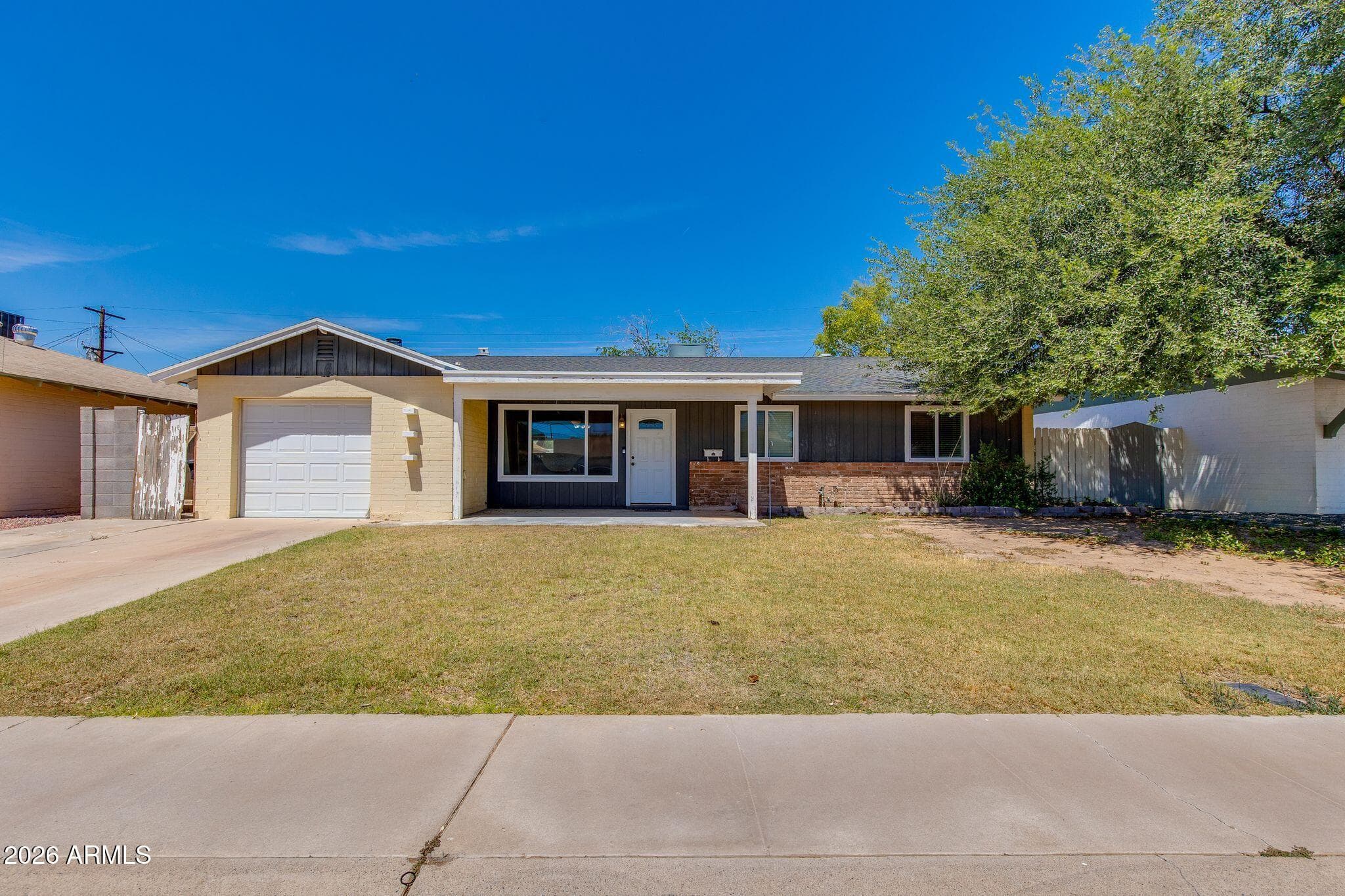 7824 E Palm Ln — photo 1