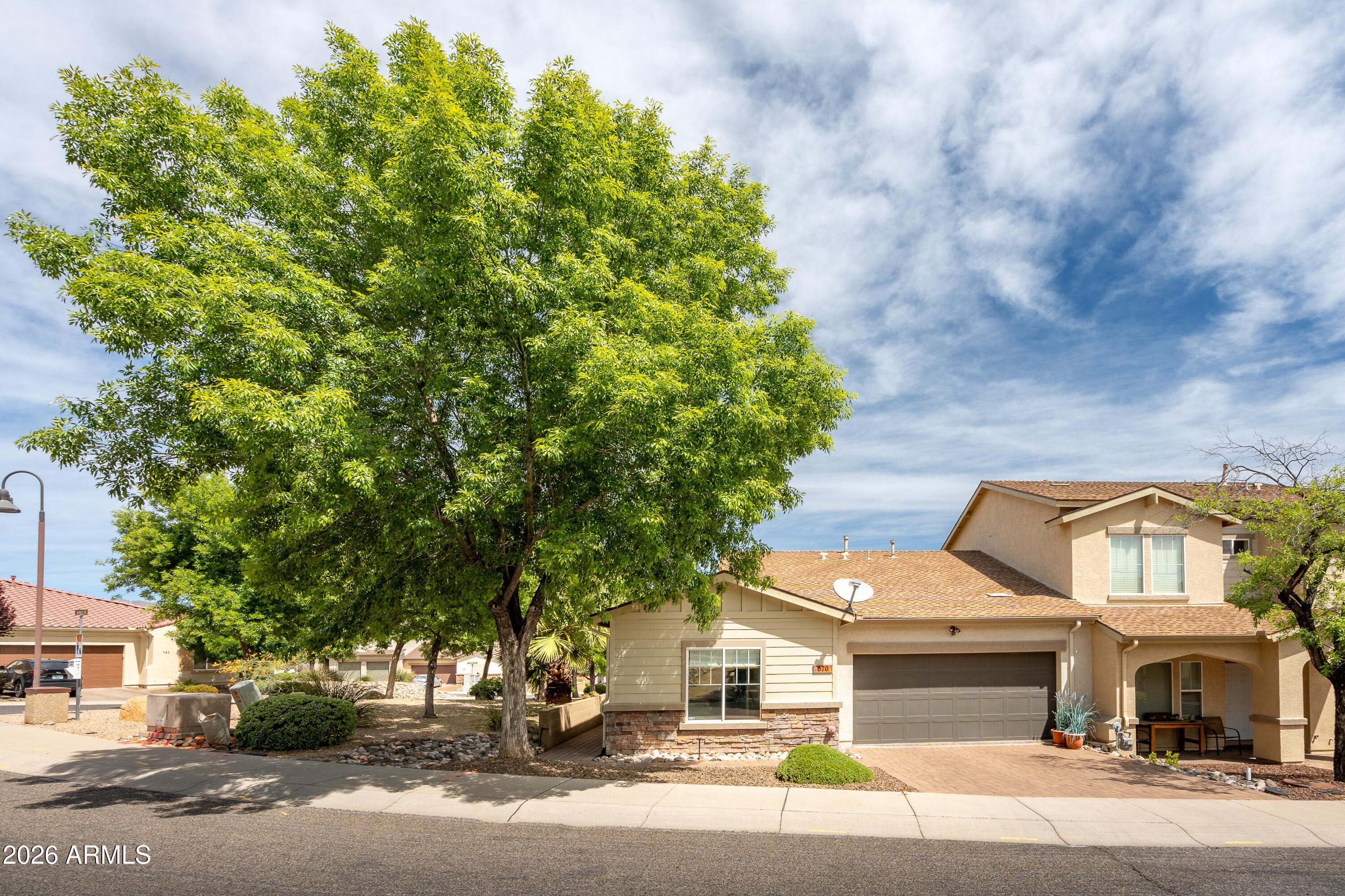 670 Brindle Dr — photo 1
