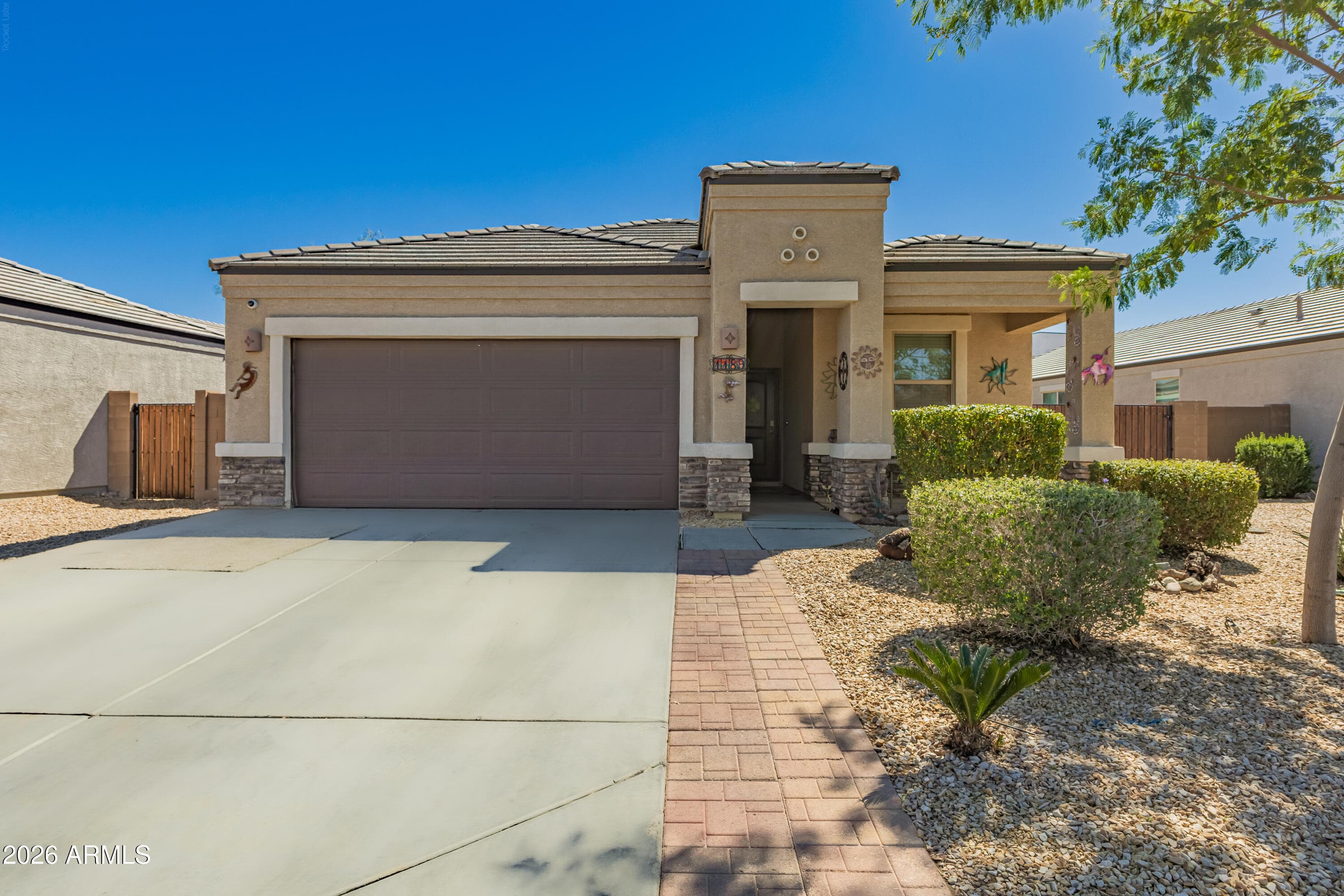 1189 E Tyler Ln — photo 1
