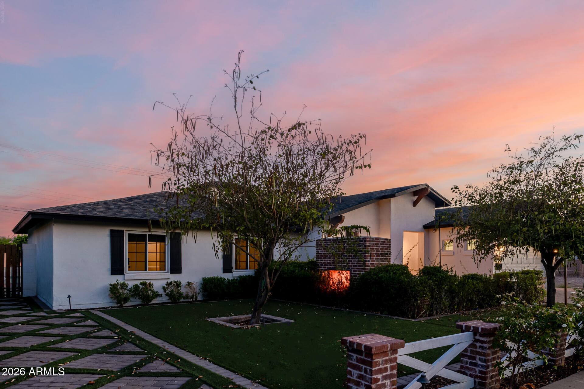 4021 E Glenrosa Ave — photo 1