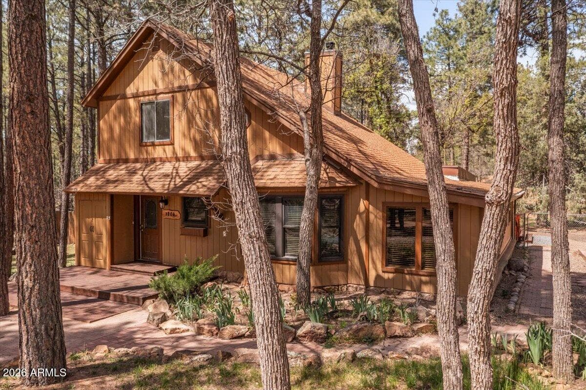 1204 FLORES DR - Photo 3