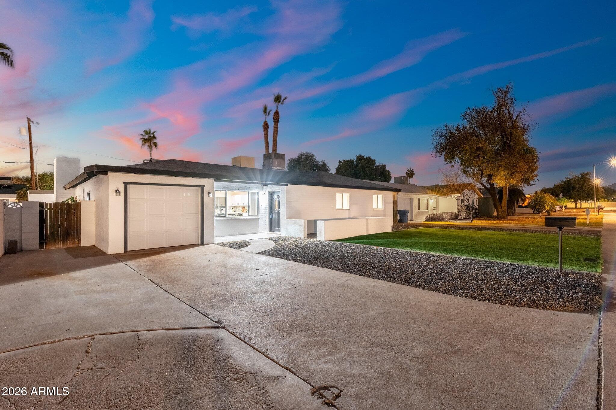 316 E El Camino Dr — photo 2