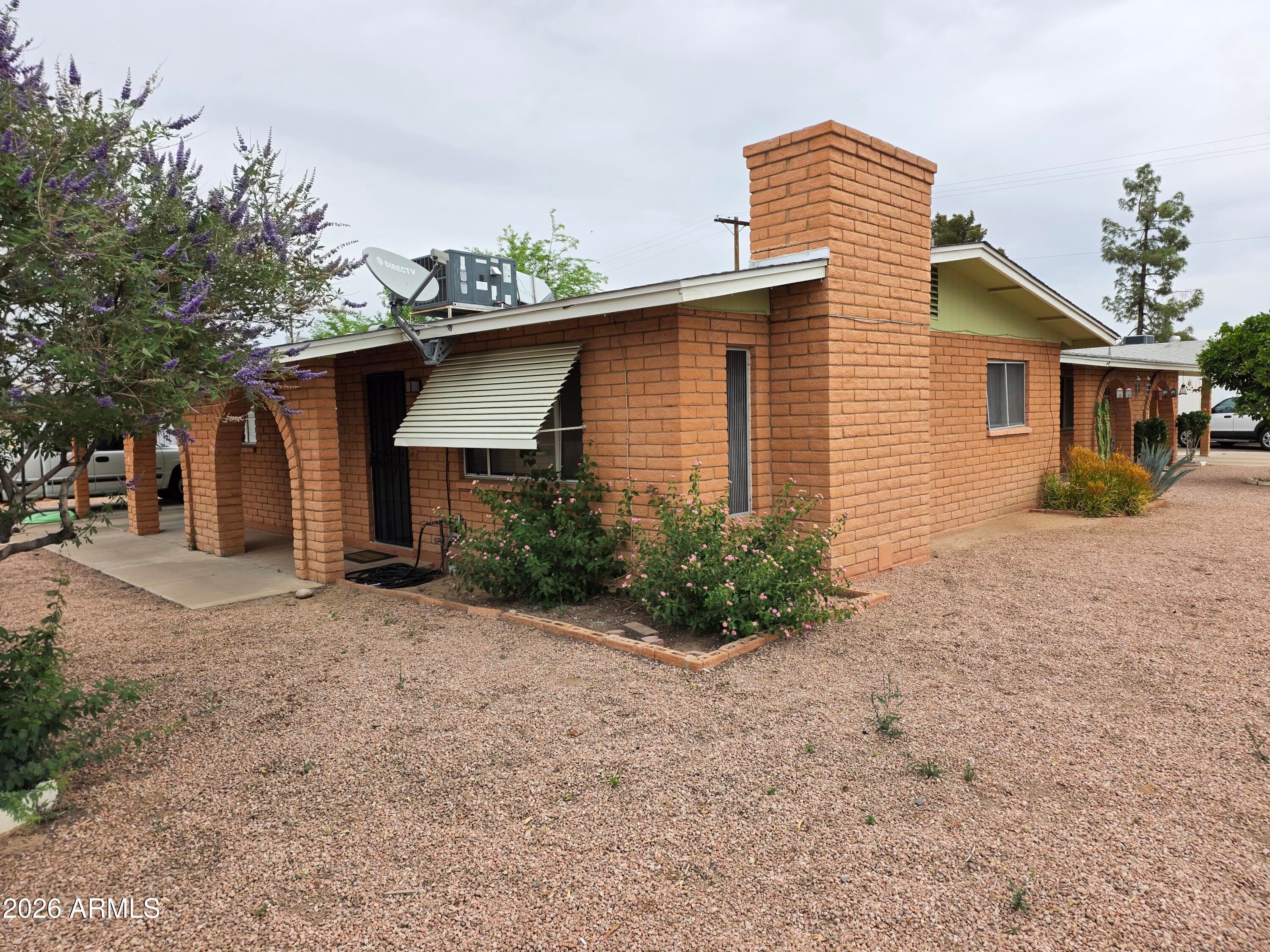1121 N Wedgewood Circle — photo 1