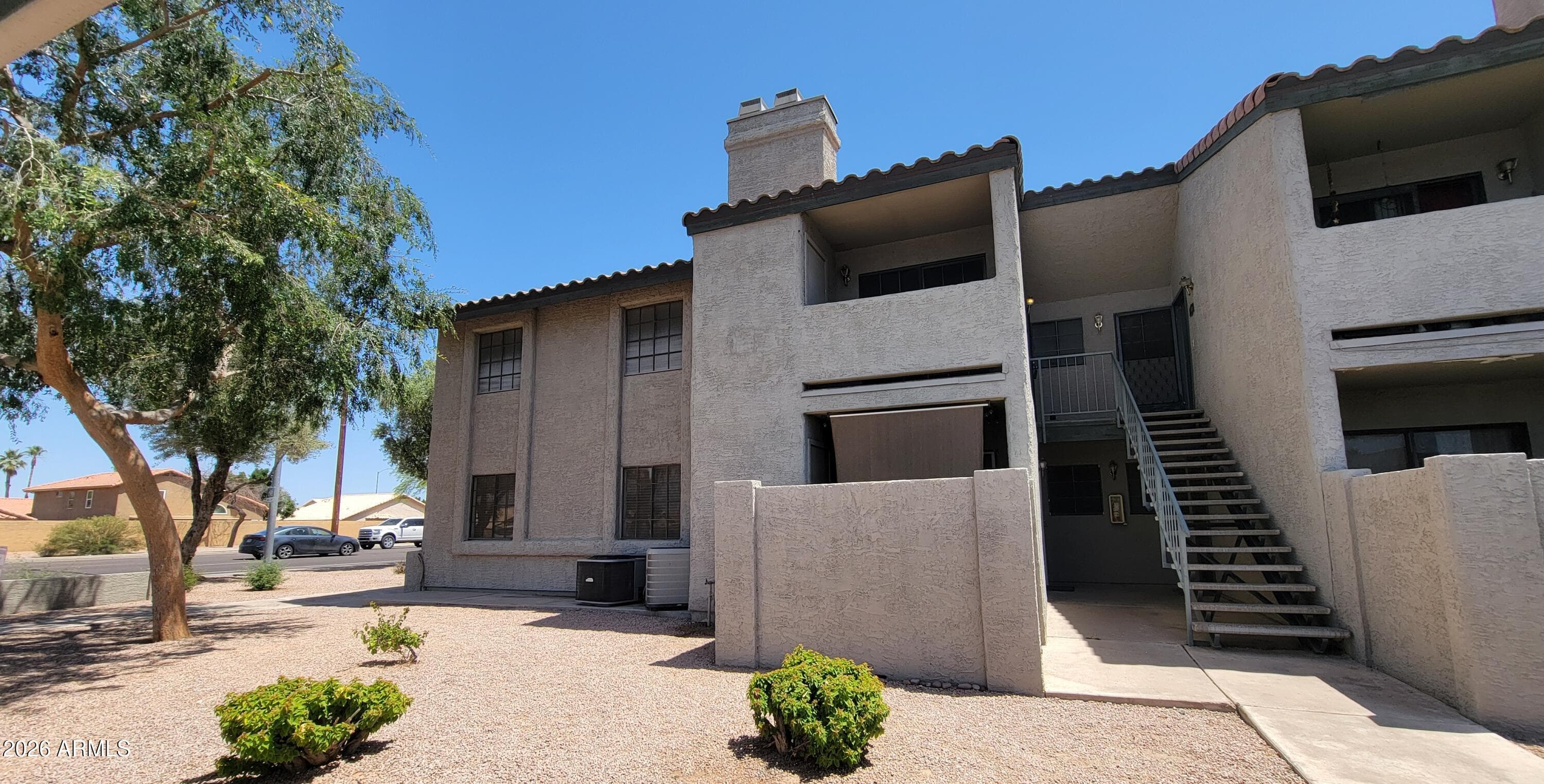 533 W GUADALUPE RD - Photo 1