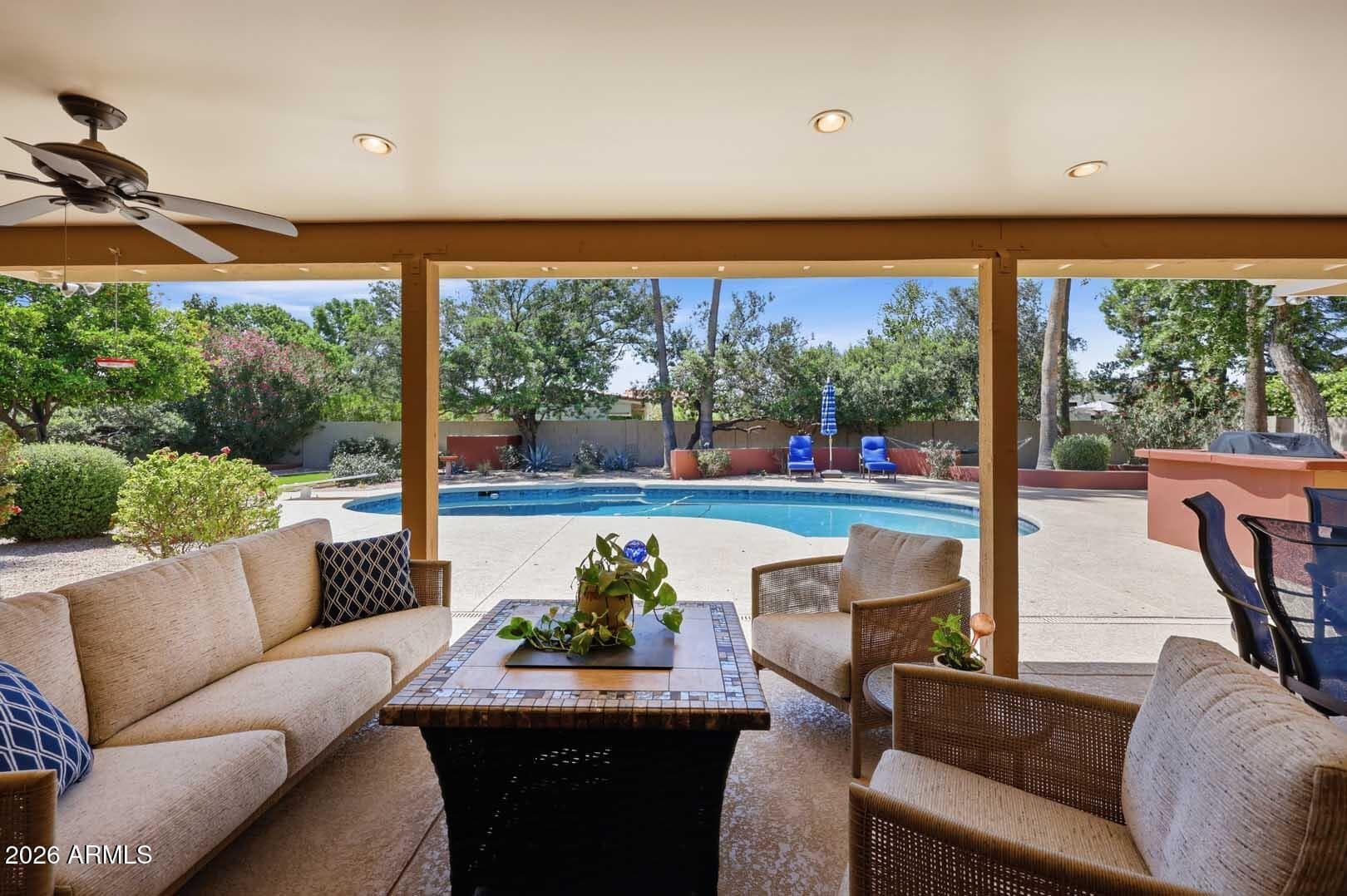 8113 E Del Caverna Dr — photo 2