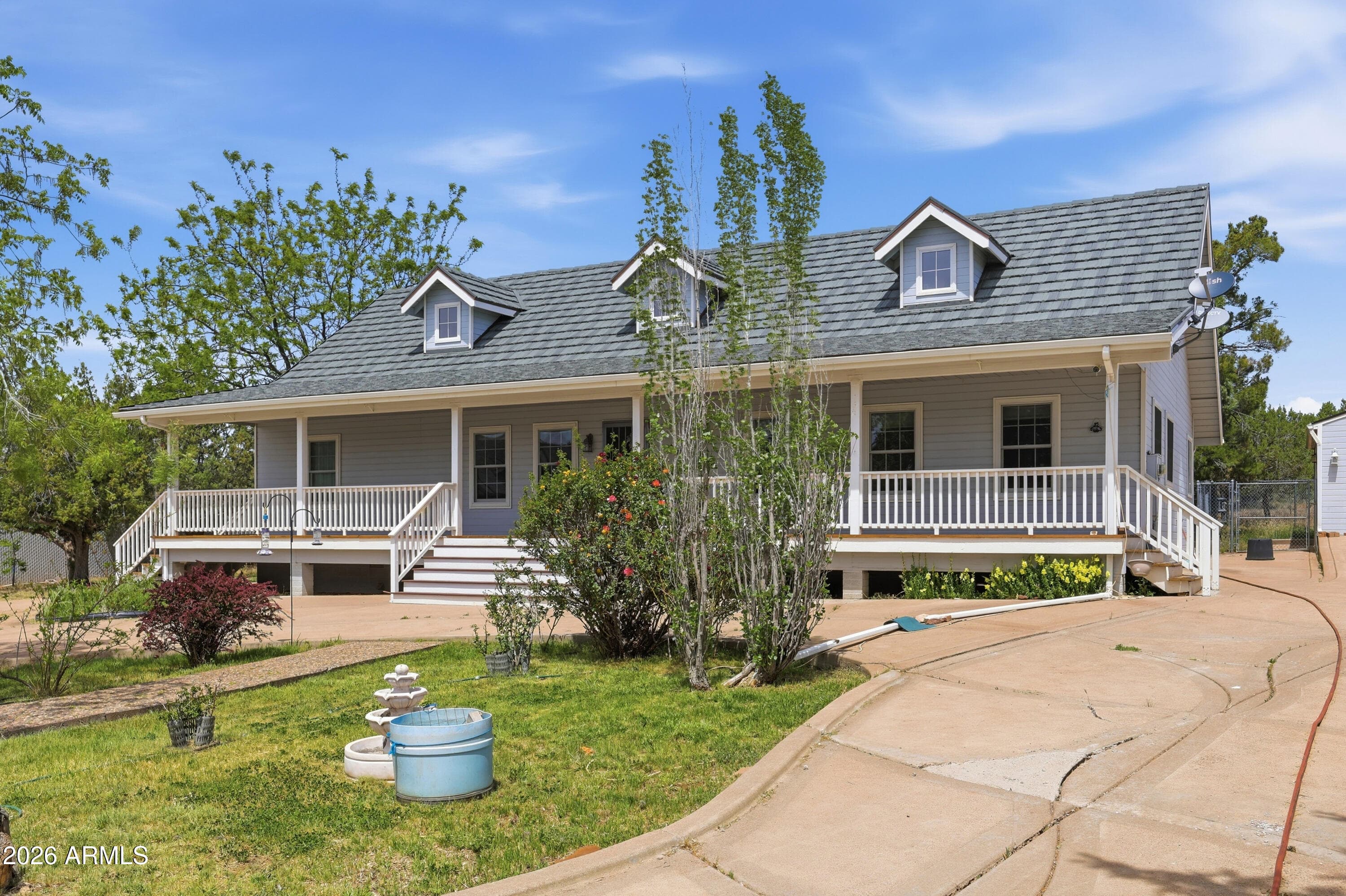 2404 W PALMER DR - Photo 2