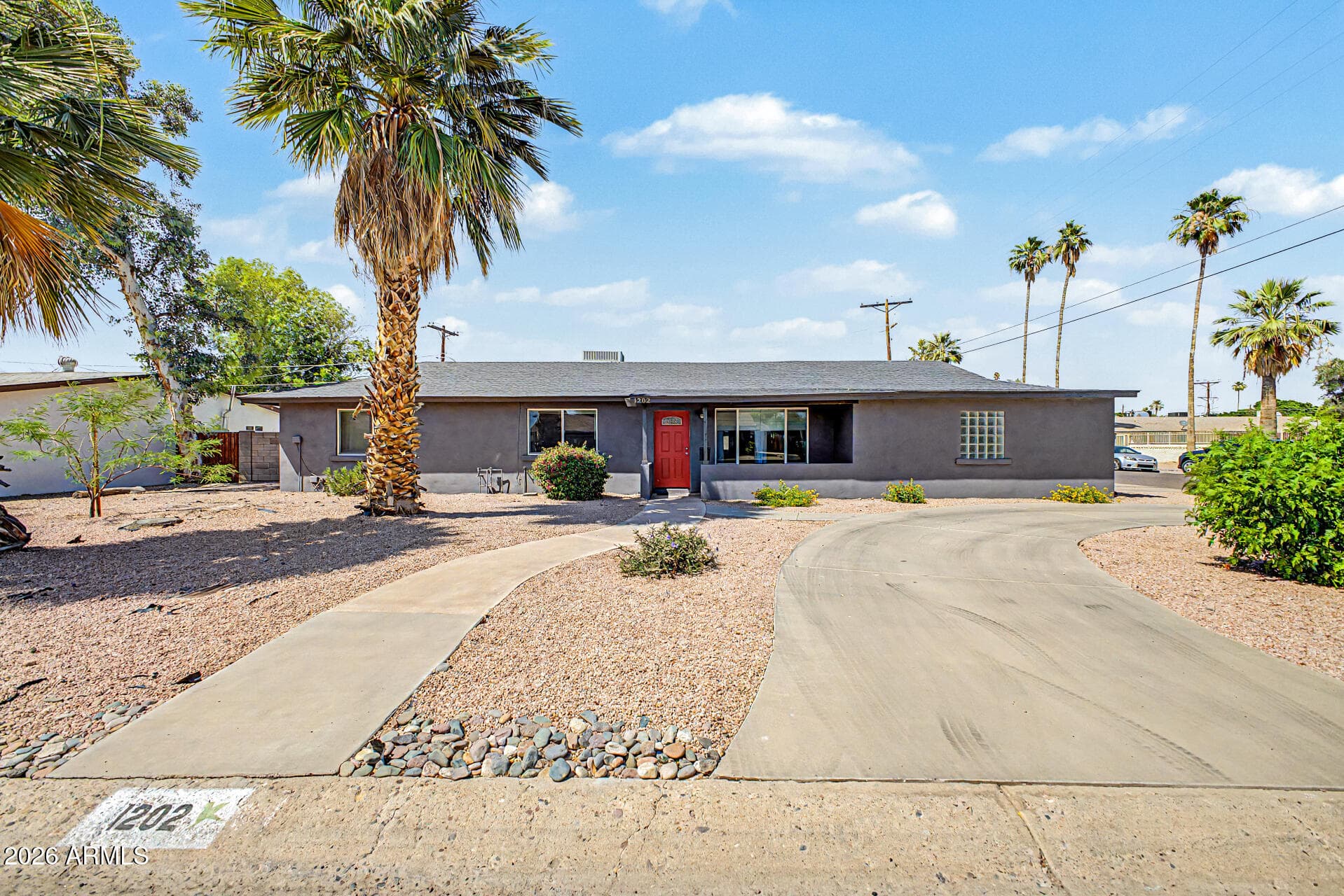1202 W Hazelwood St — photo 1